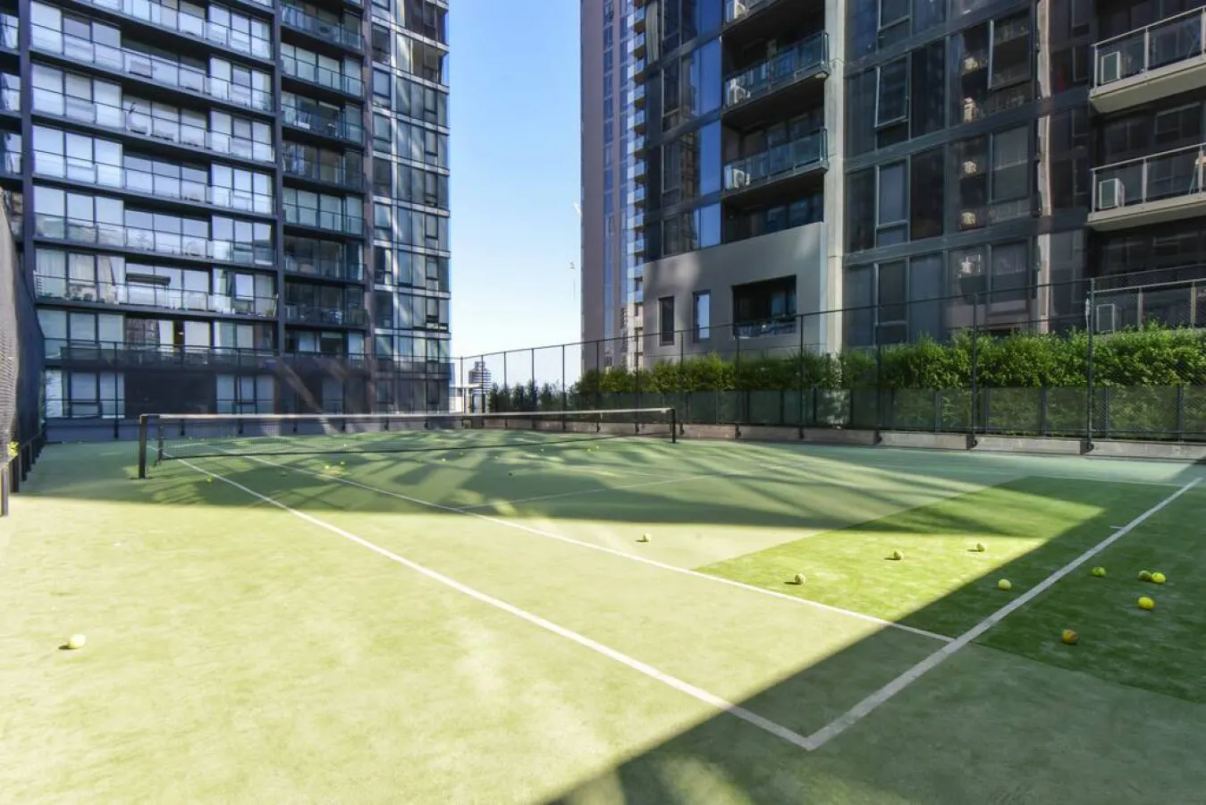 Ada: 2 Bed, 2 Bath Apartment with 3 Queen Beds 20