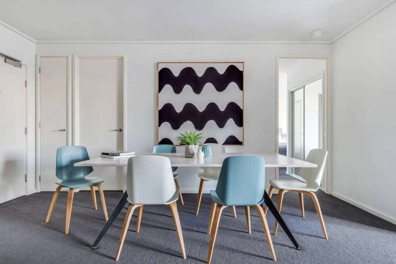 Ada: 2 Bed, 2 Bath Apartment with 3 Queen Beds 3