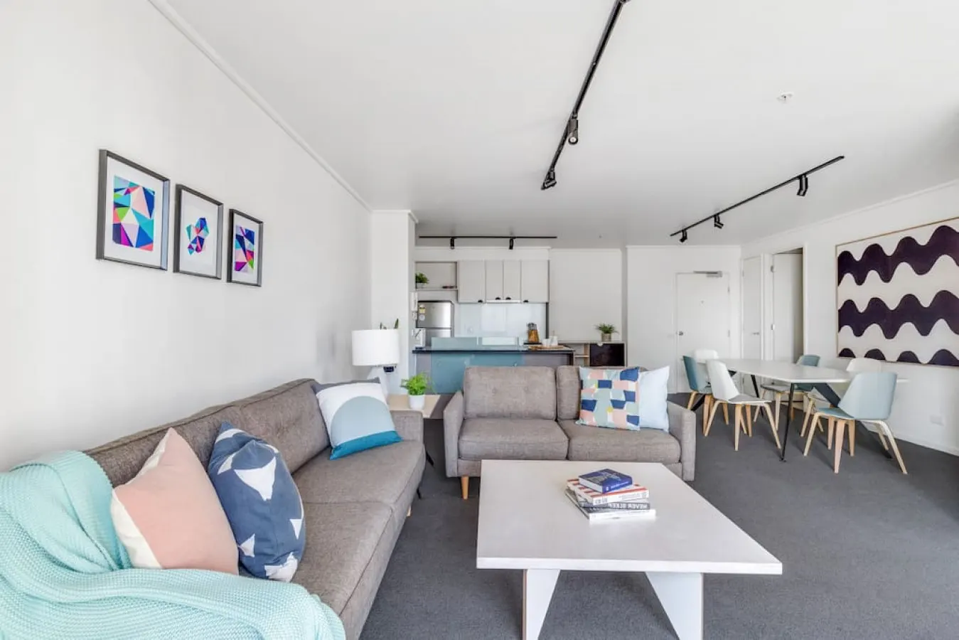 Ada: 2 Bed, 2 Bath Apartment with 3 Queen Beds 4