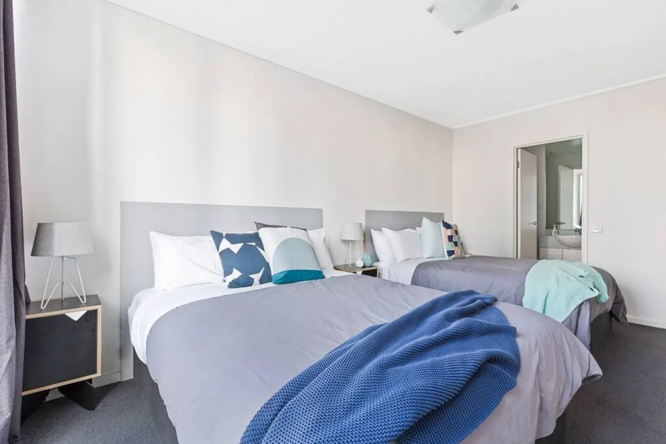 Ada: 2 Bed, 2 Bath Apartment with 3 Queen Beds 7