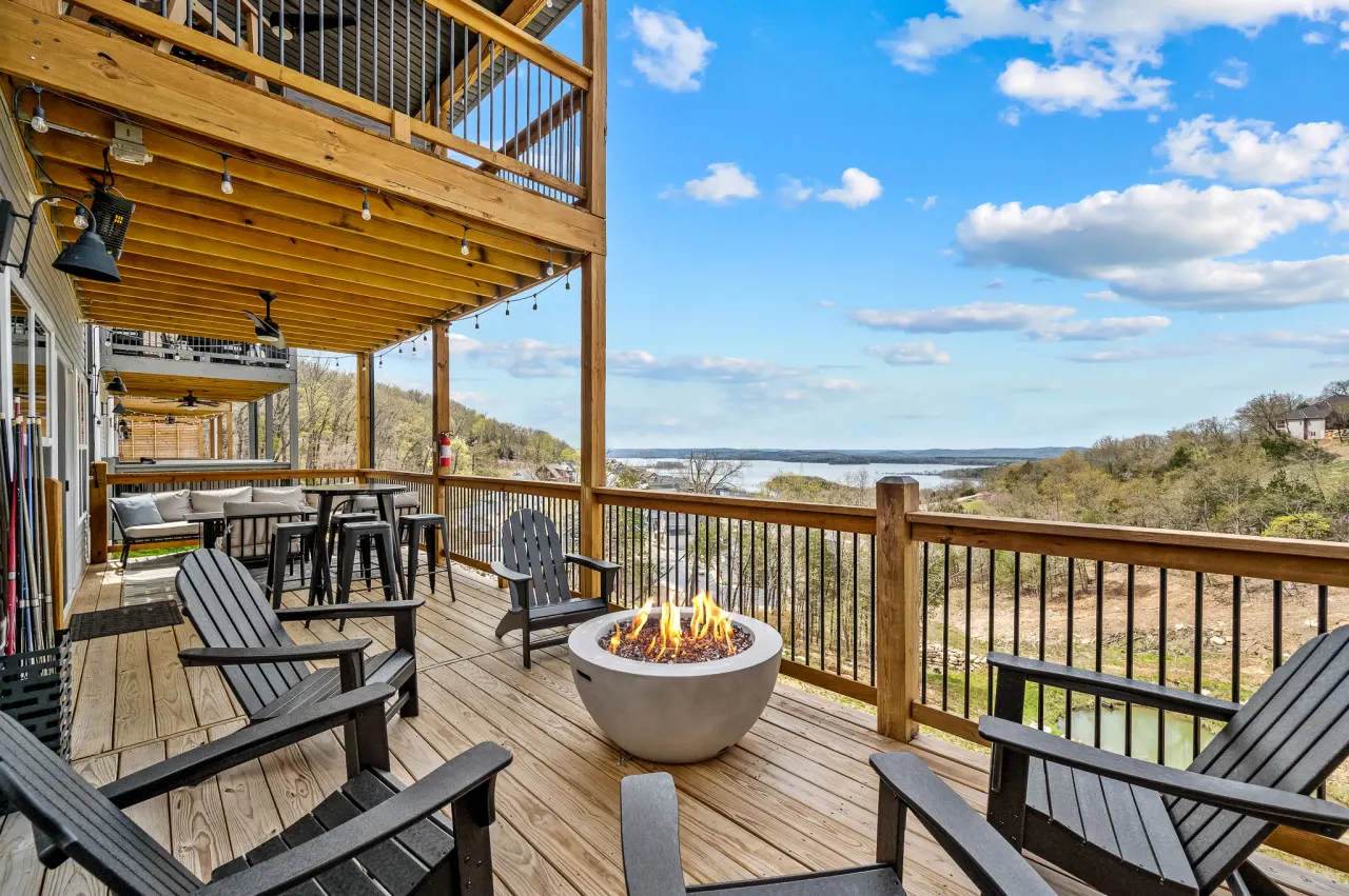 The Pointe at Chateau Mtn: Lakeview 6 Bed/6.5 Bath — photo 2