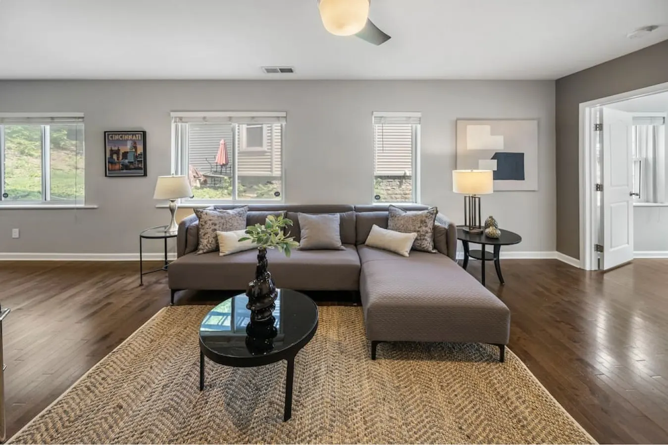 Comfortable 2BR Condo near City Center 9