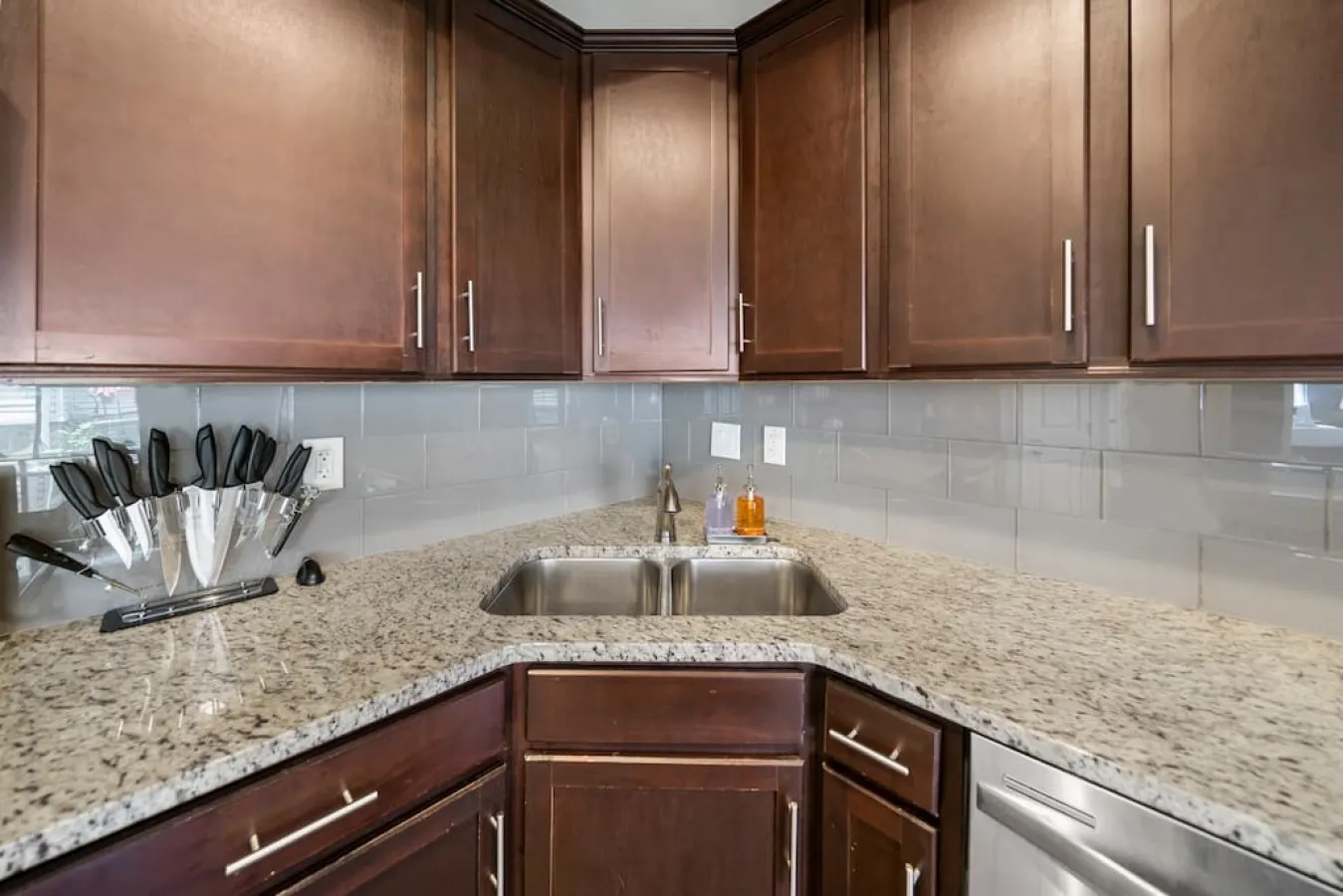 Comfortable 2BR Condo near City Center 14
