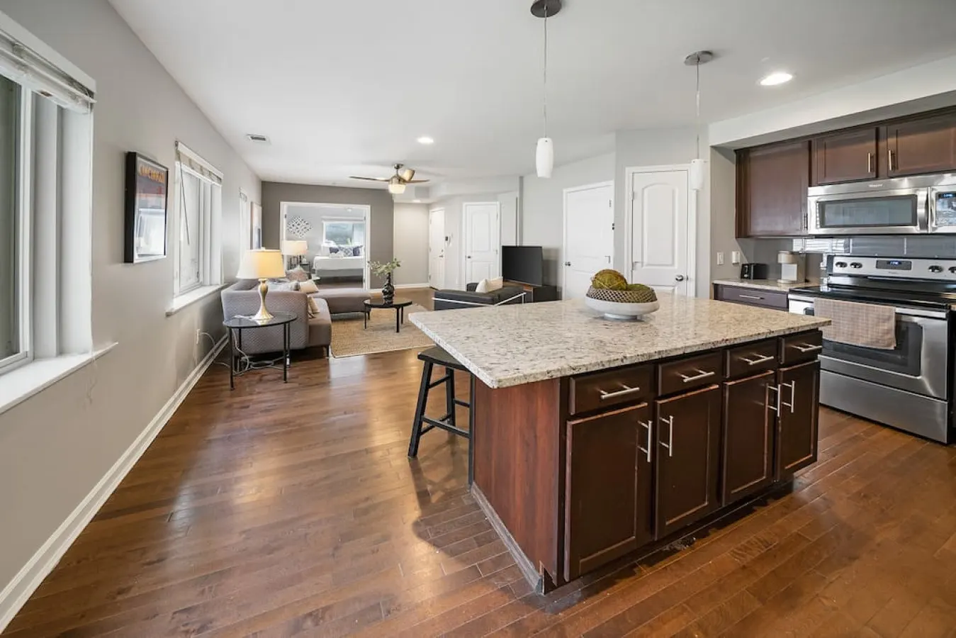 Comfortable 2BR Condo near City Center 15