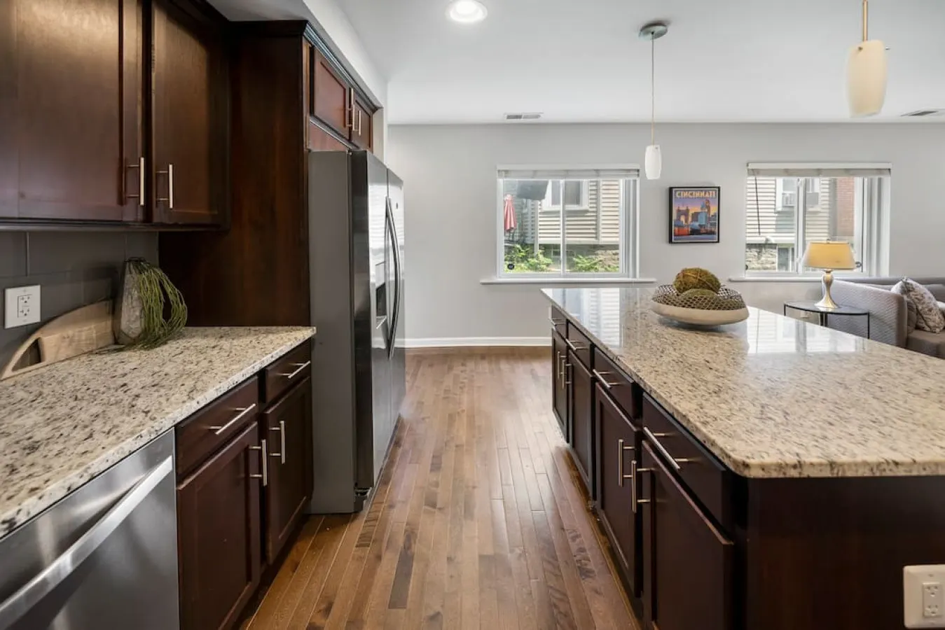 Comfortable 2BR Condo near City Center 16