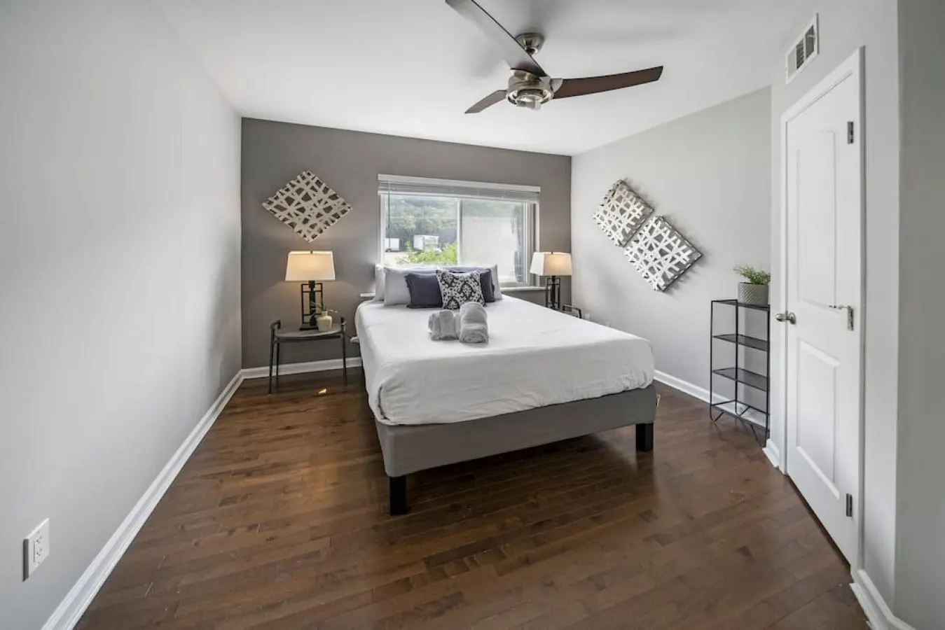 Comfortable 2BR Condo near City Center 19