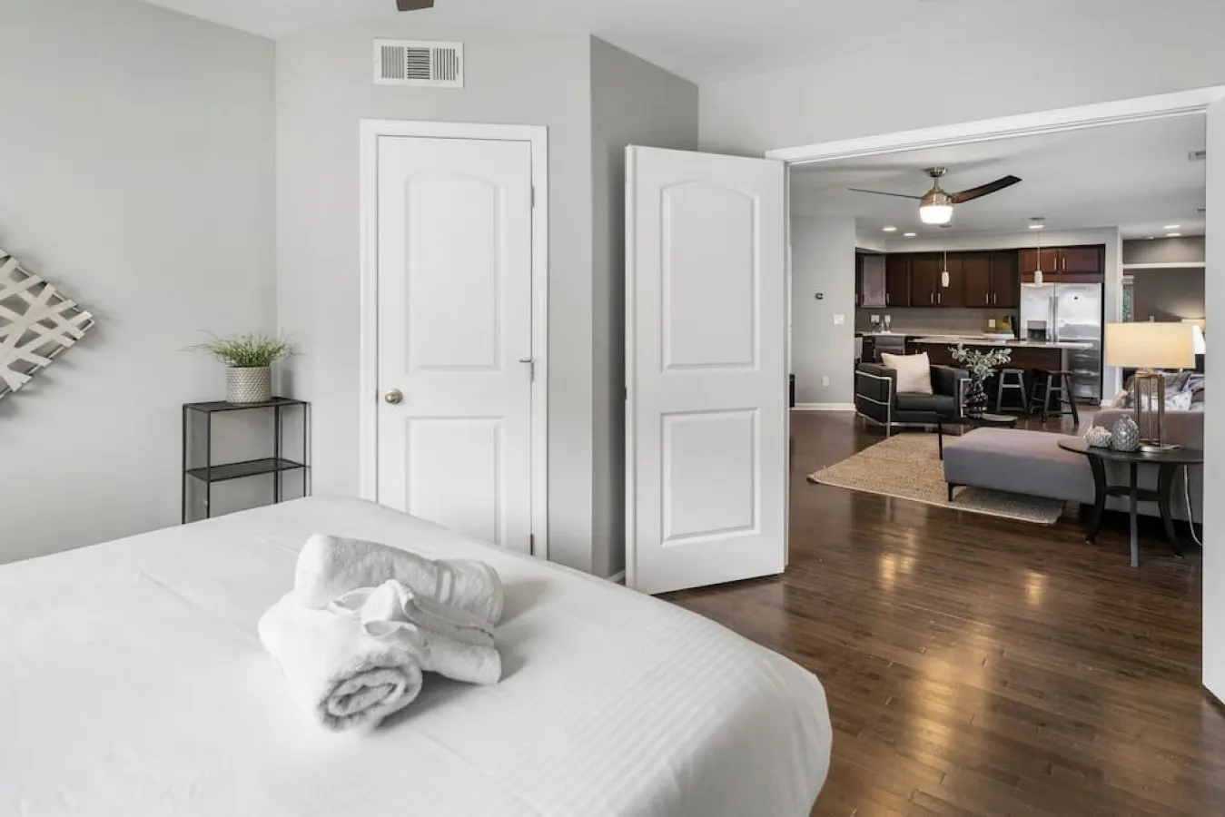 Comfortable 2BR Condo near City Center 20