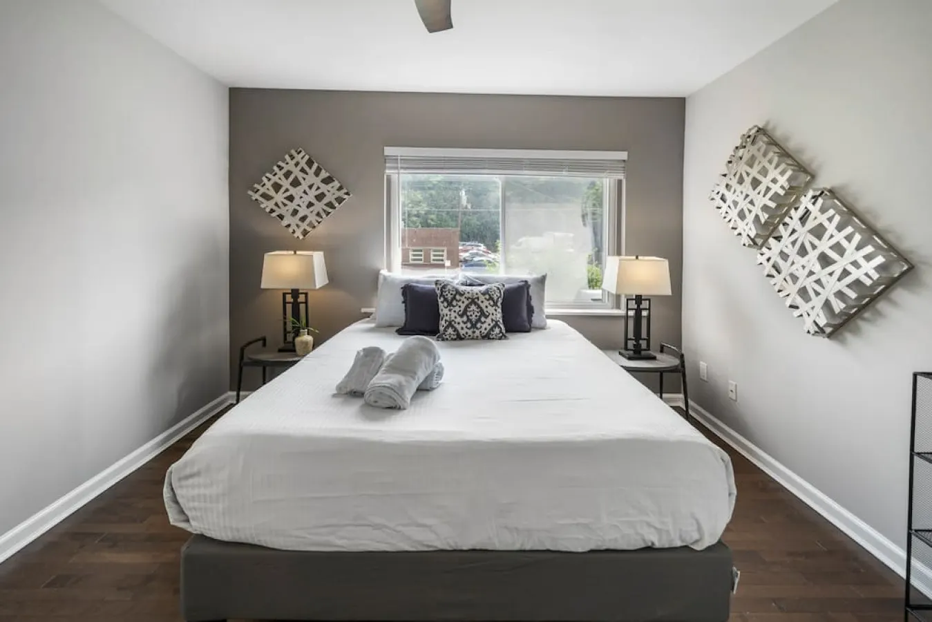 Comfortable 2BR Condo near City Center 6