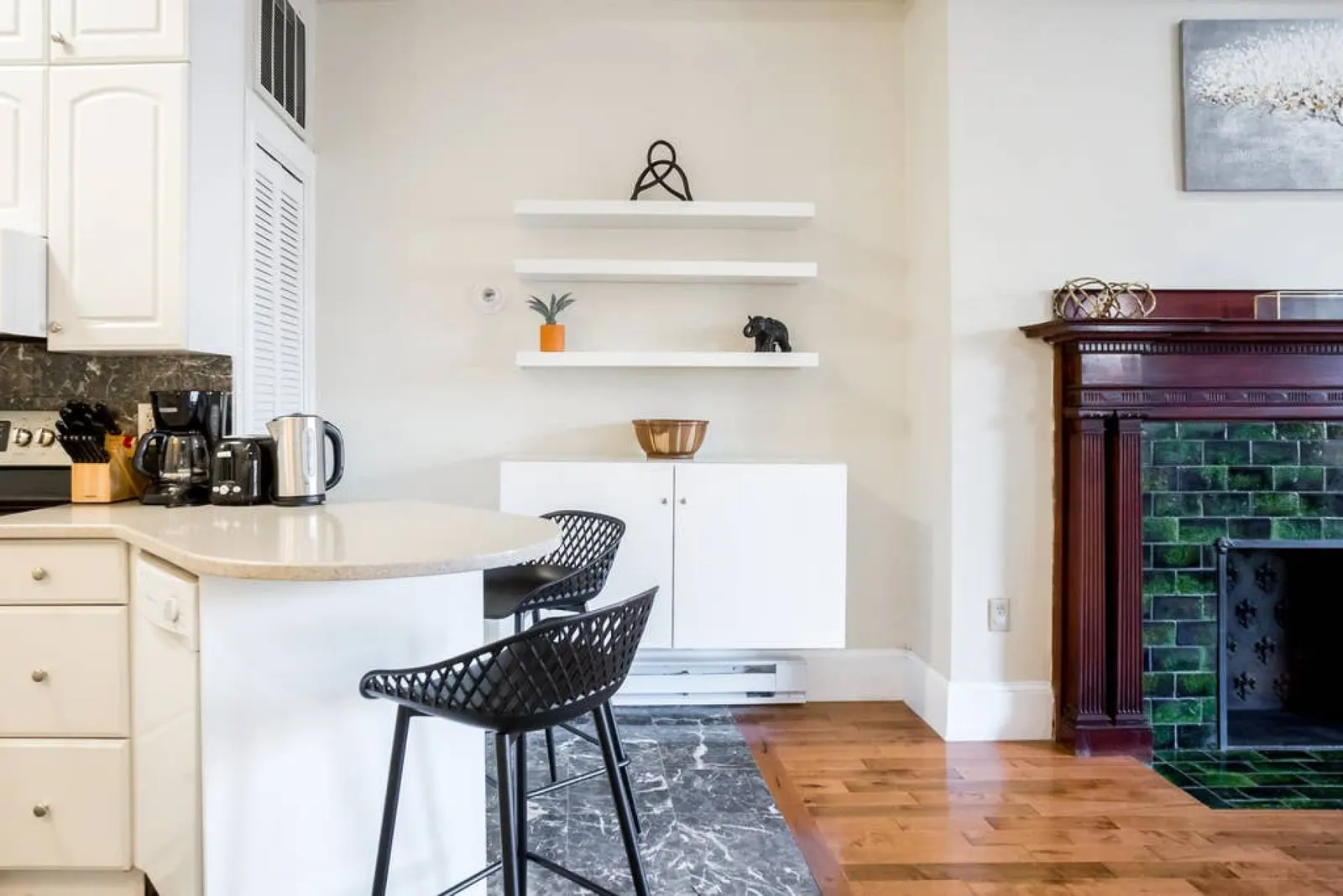 Classic furnished 1BR in Fenway in Brownstone Bldg 7