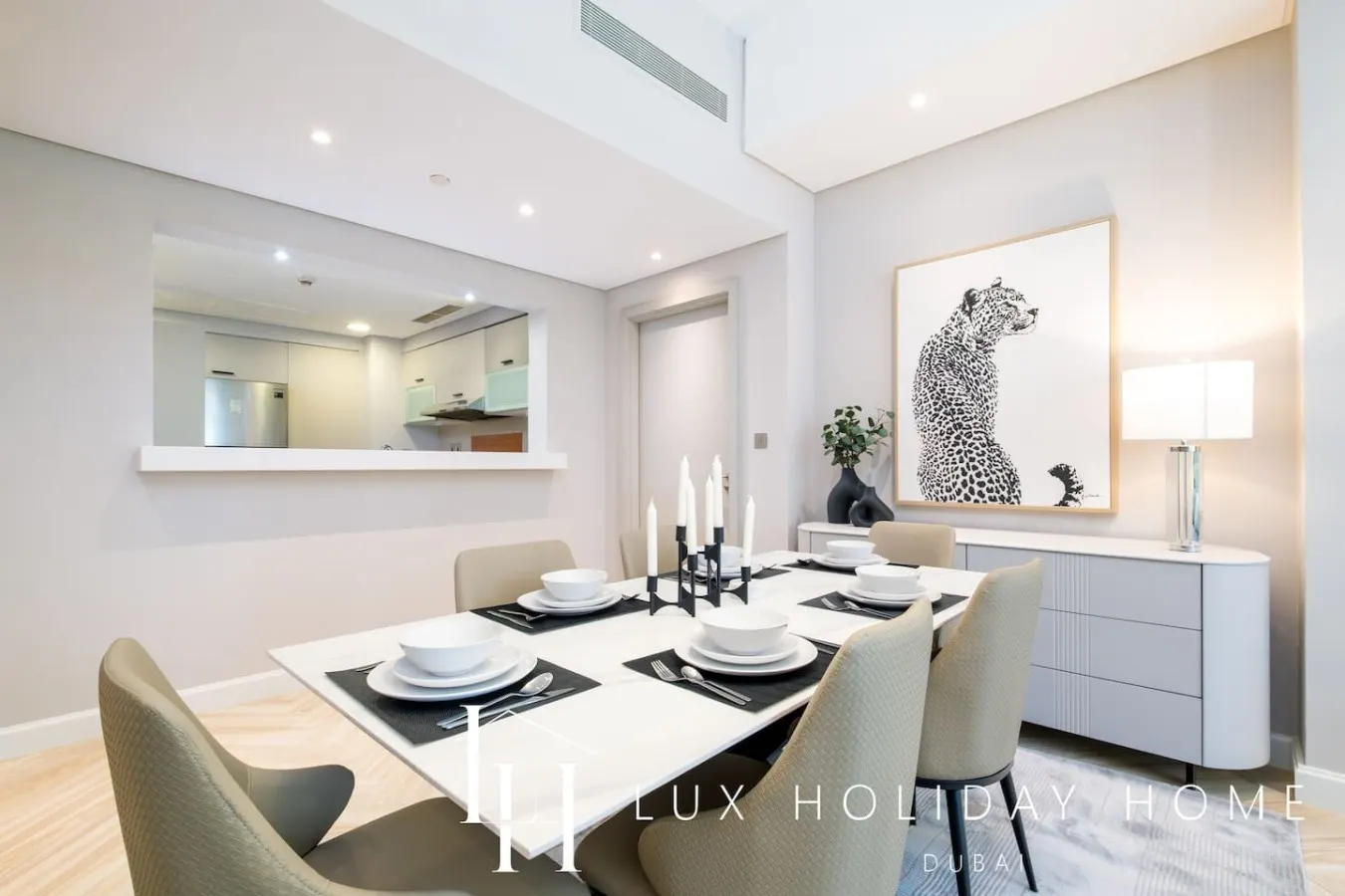 LUX The Marina Residence Palm Suite 10