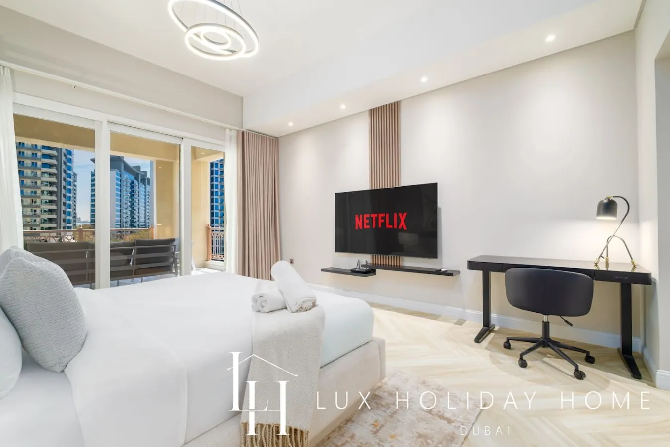 LUX The Marina Residence Palm Suite 18