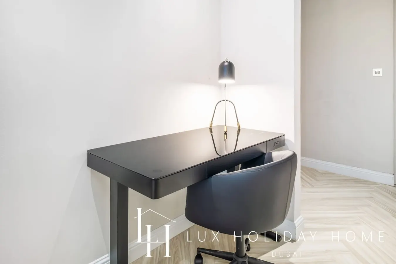 LUX The Marina Residence Palm Suite 20