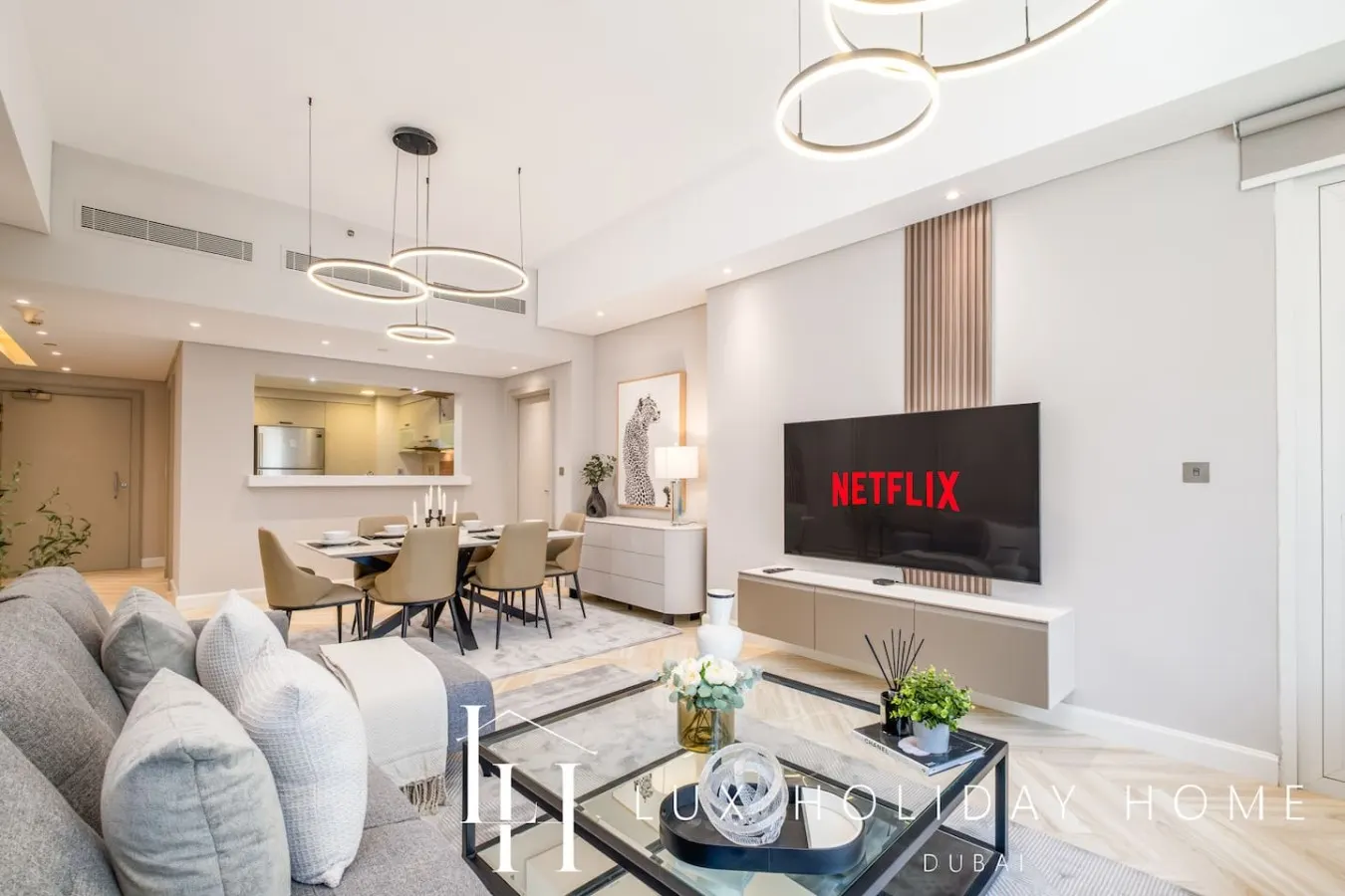 LUX The Marina Residence Palm Suite 6