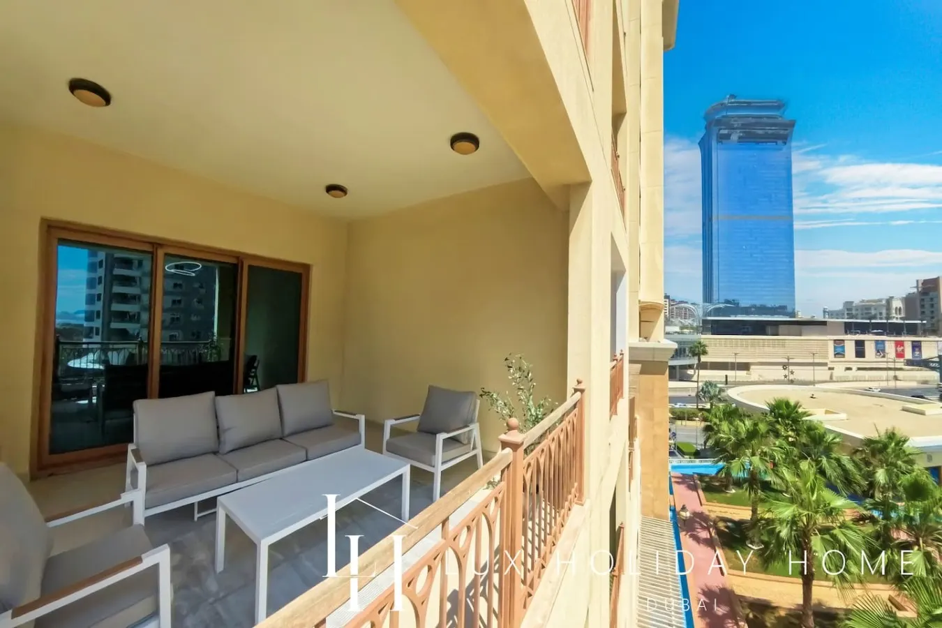 LUX The Marina Residence Palm Suite 7