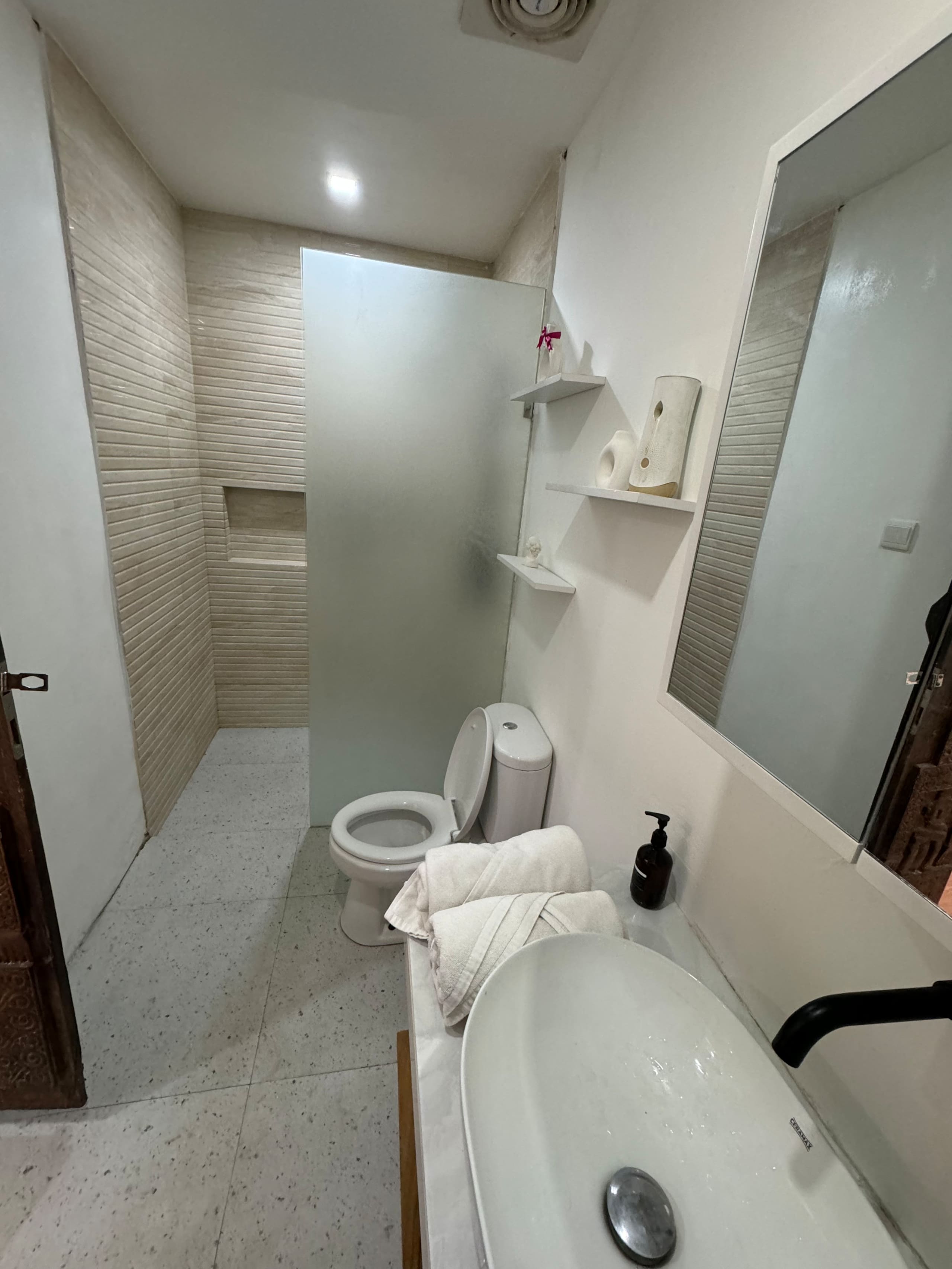 Studio one bedroom — photo 3