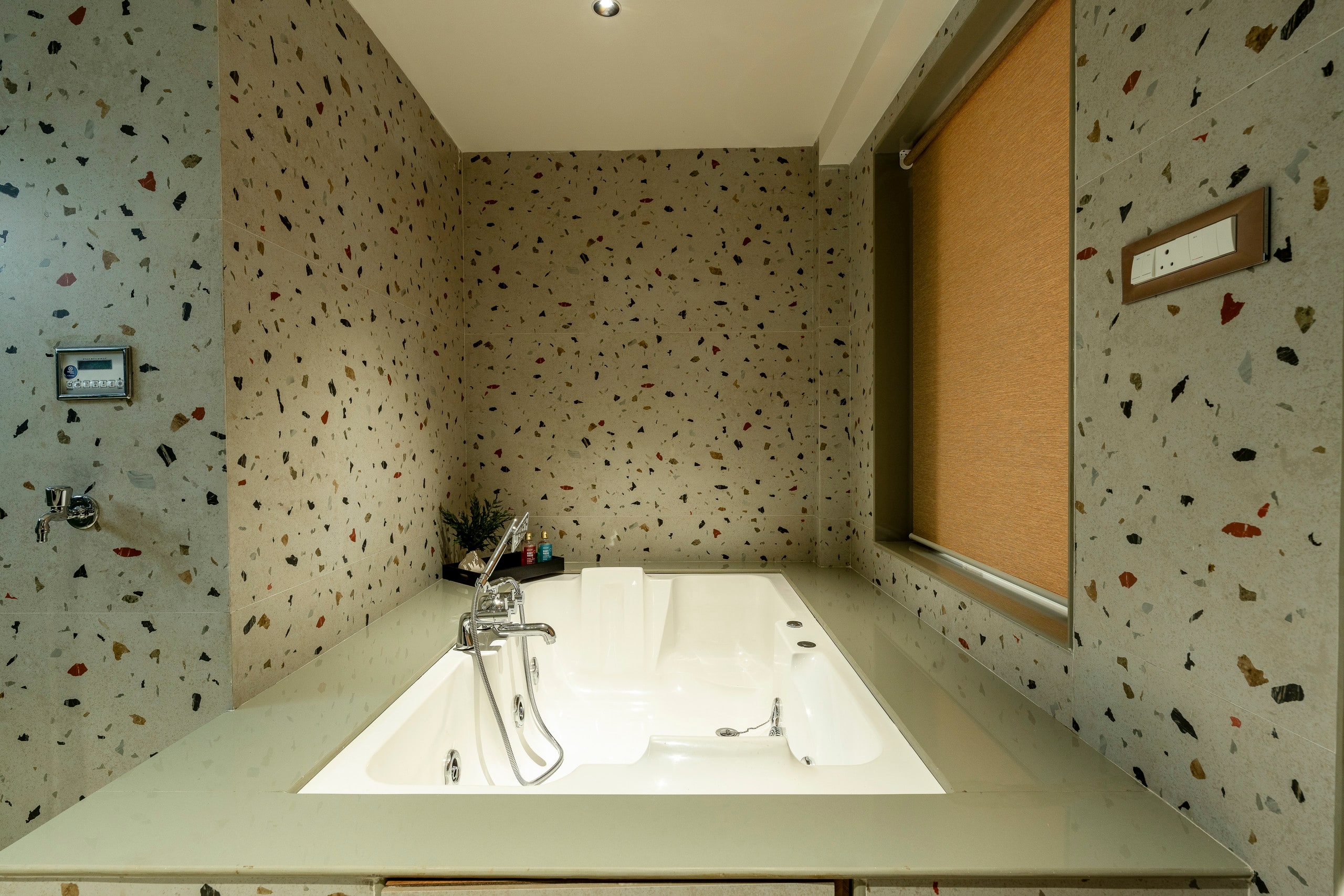 Lux 1BHK with Private Jacuzzi & Steam | Candolim