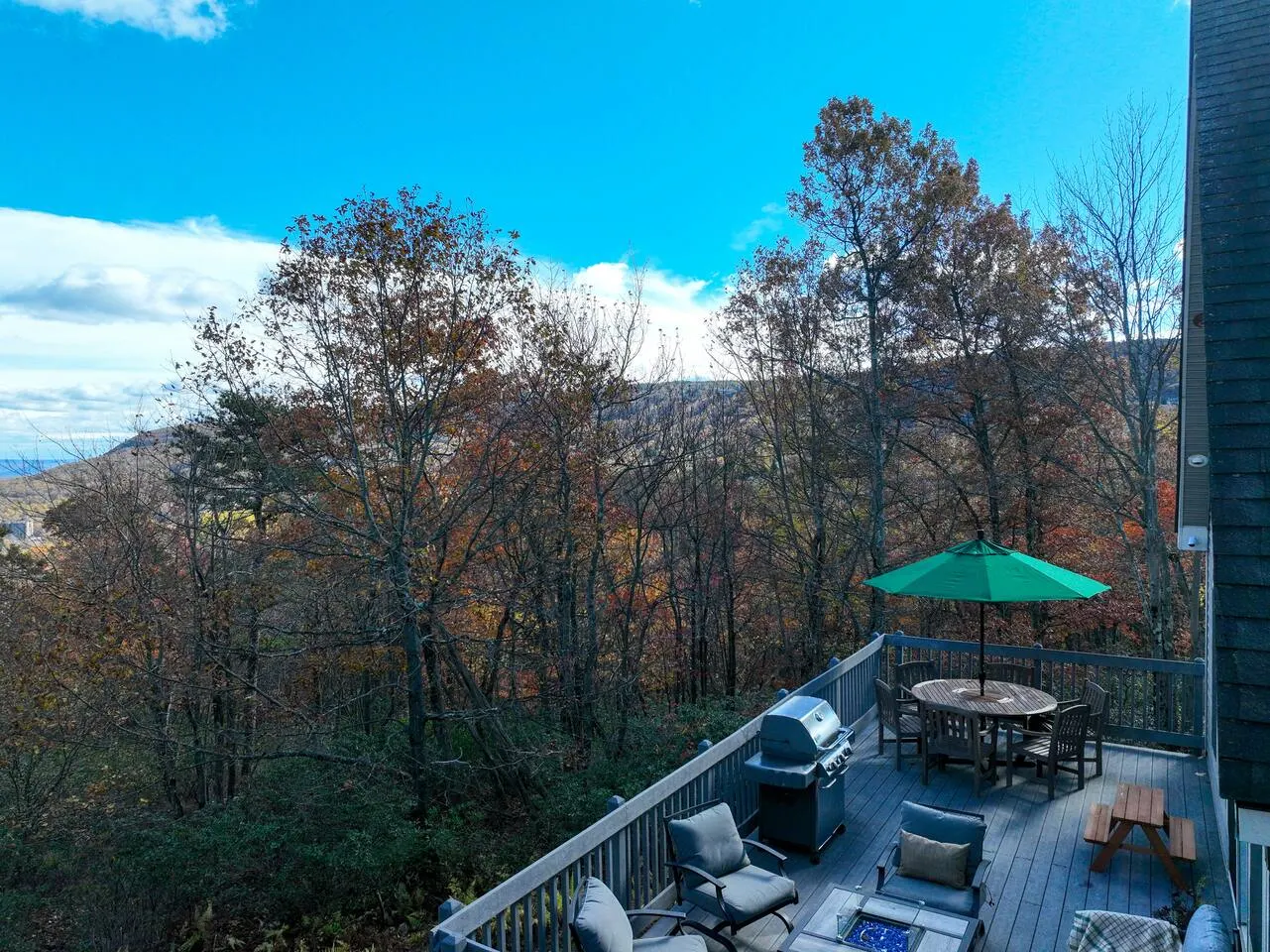 Mins. to Skiing! Kid Friendly w. HotTub&MtnViews 6