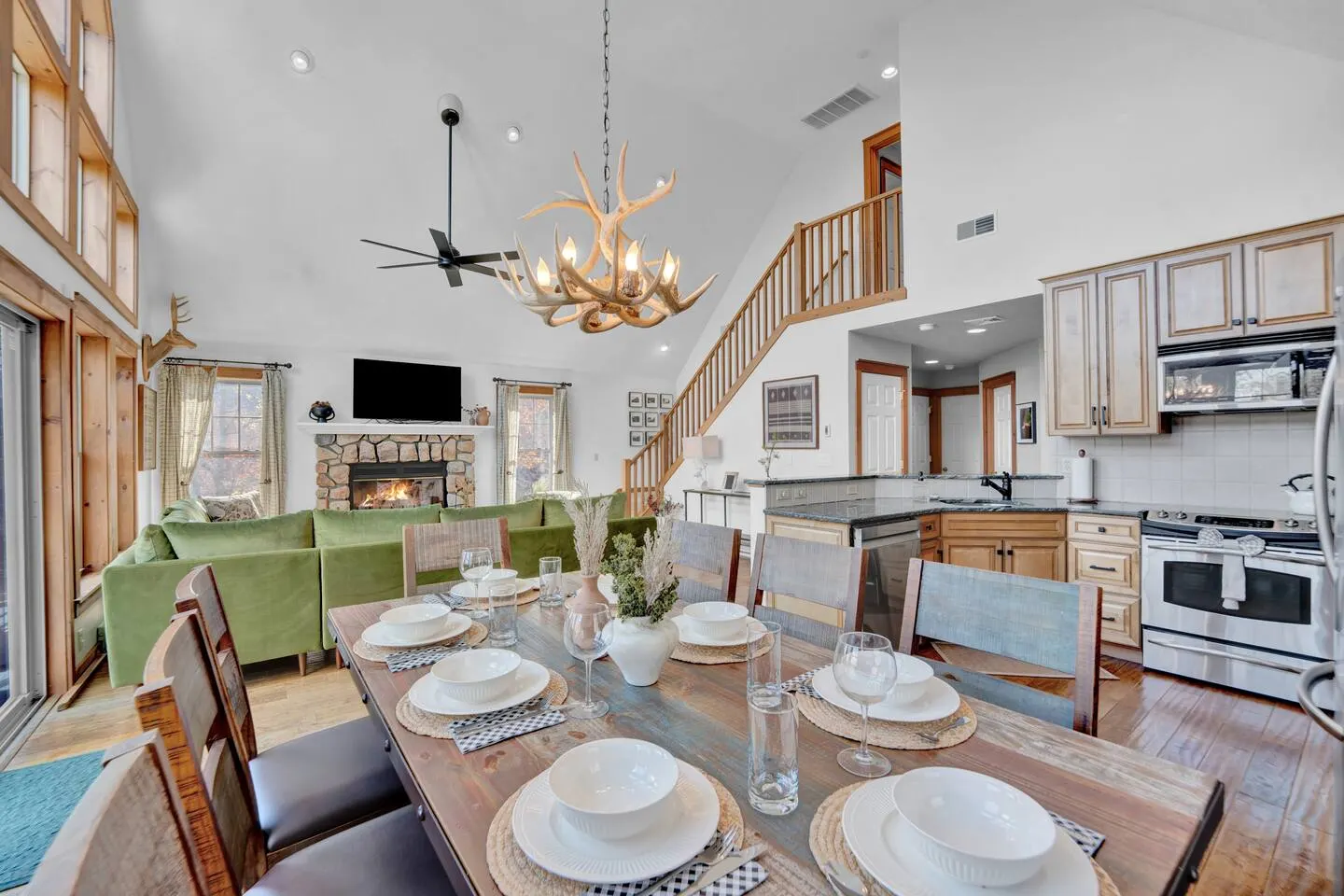 Mins. to Skiing! Kid Friendly w. HotTub&MtnViews 8