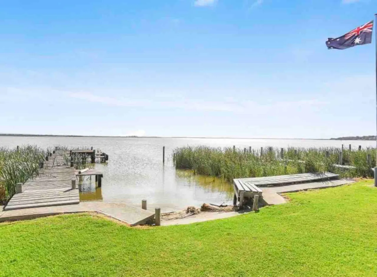 Hindmarsh Hideaway-—Waterfront Pet-friendly Living — photo 4
