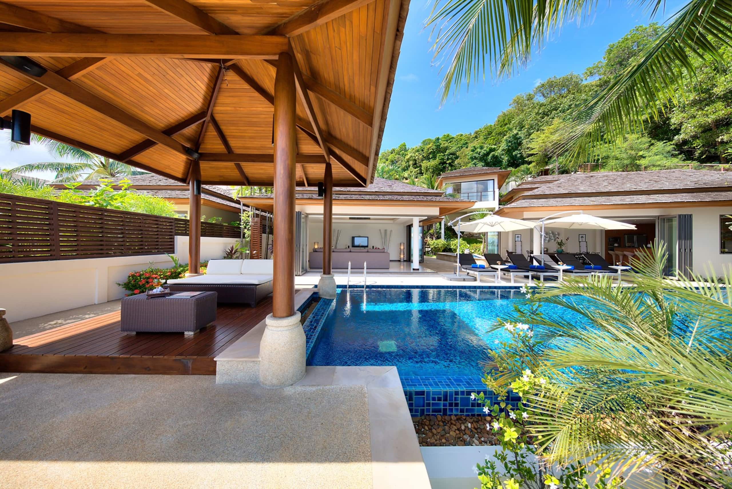 Baan Benjamart 8