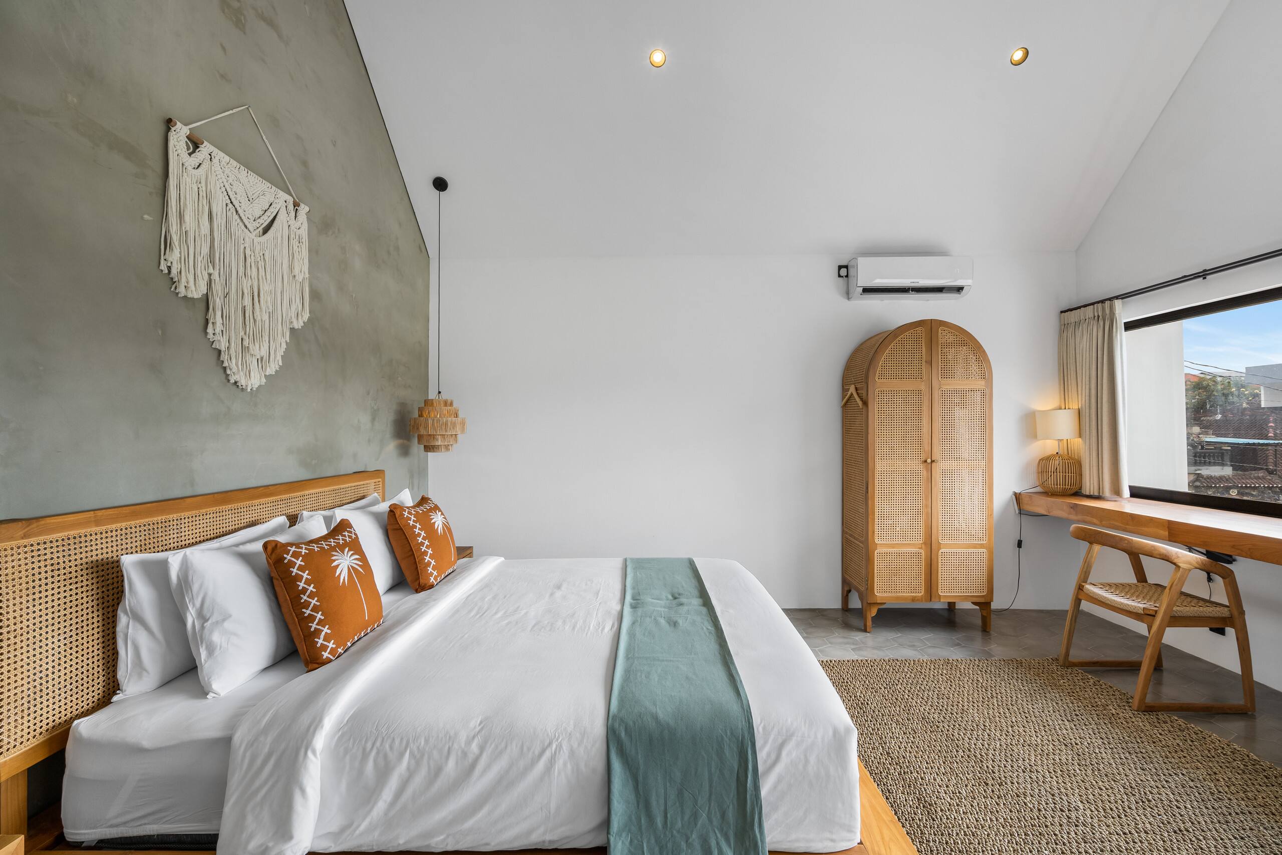 Sunny Canggu Hideaway: 1BR Villa with Pool 6