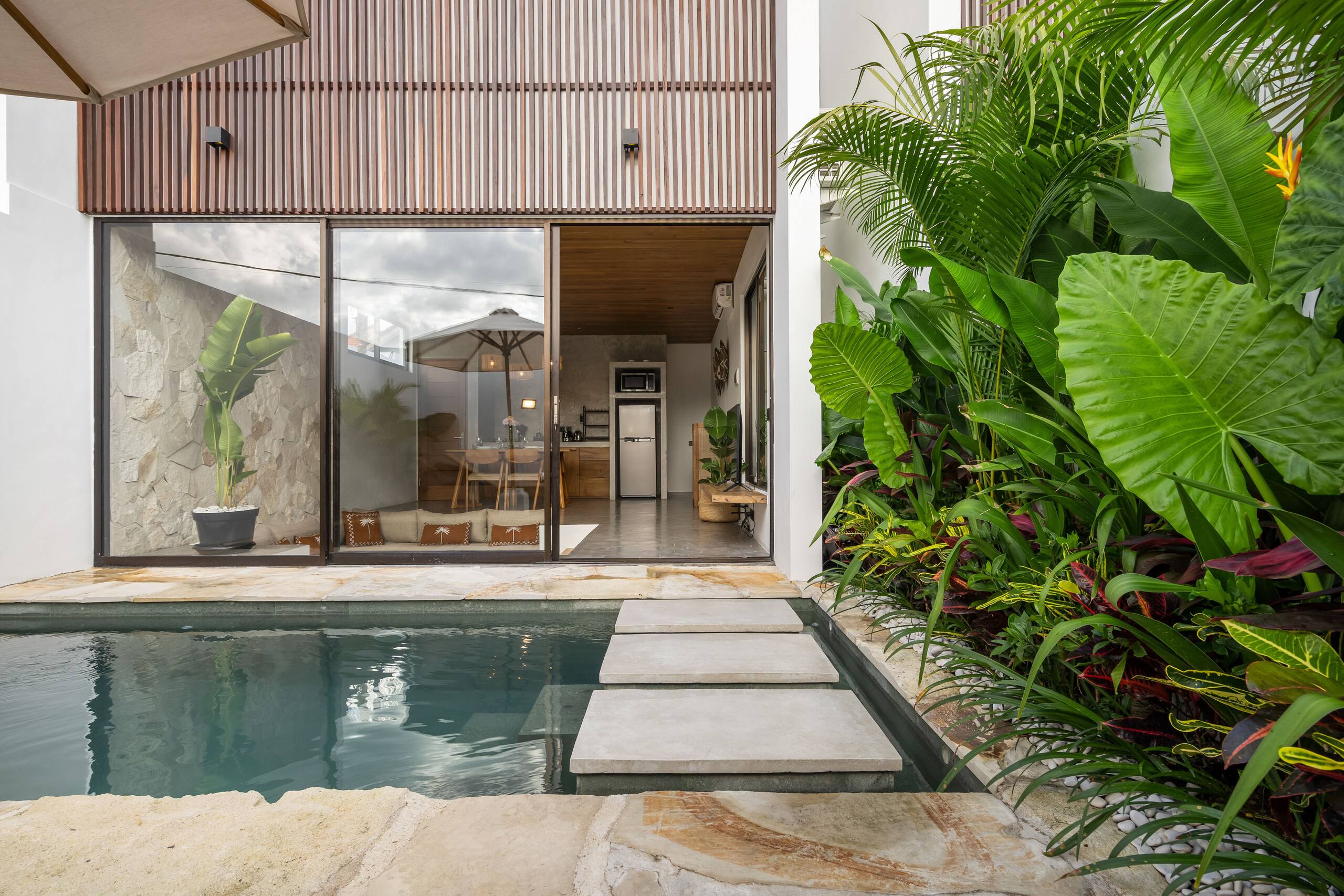 Sunny Canggu Hideaway: 1BR Villa with Pool 23