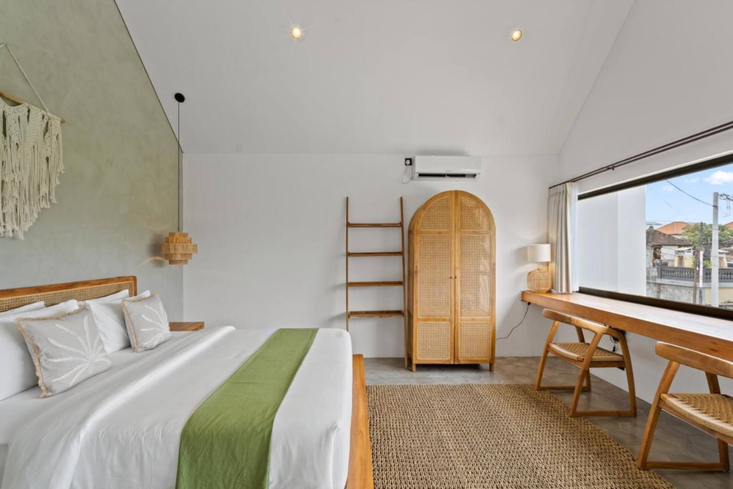 Sunny Canggu Hideaway: 1BR Villa with Pool 16