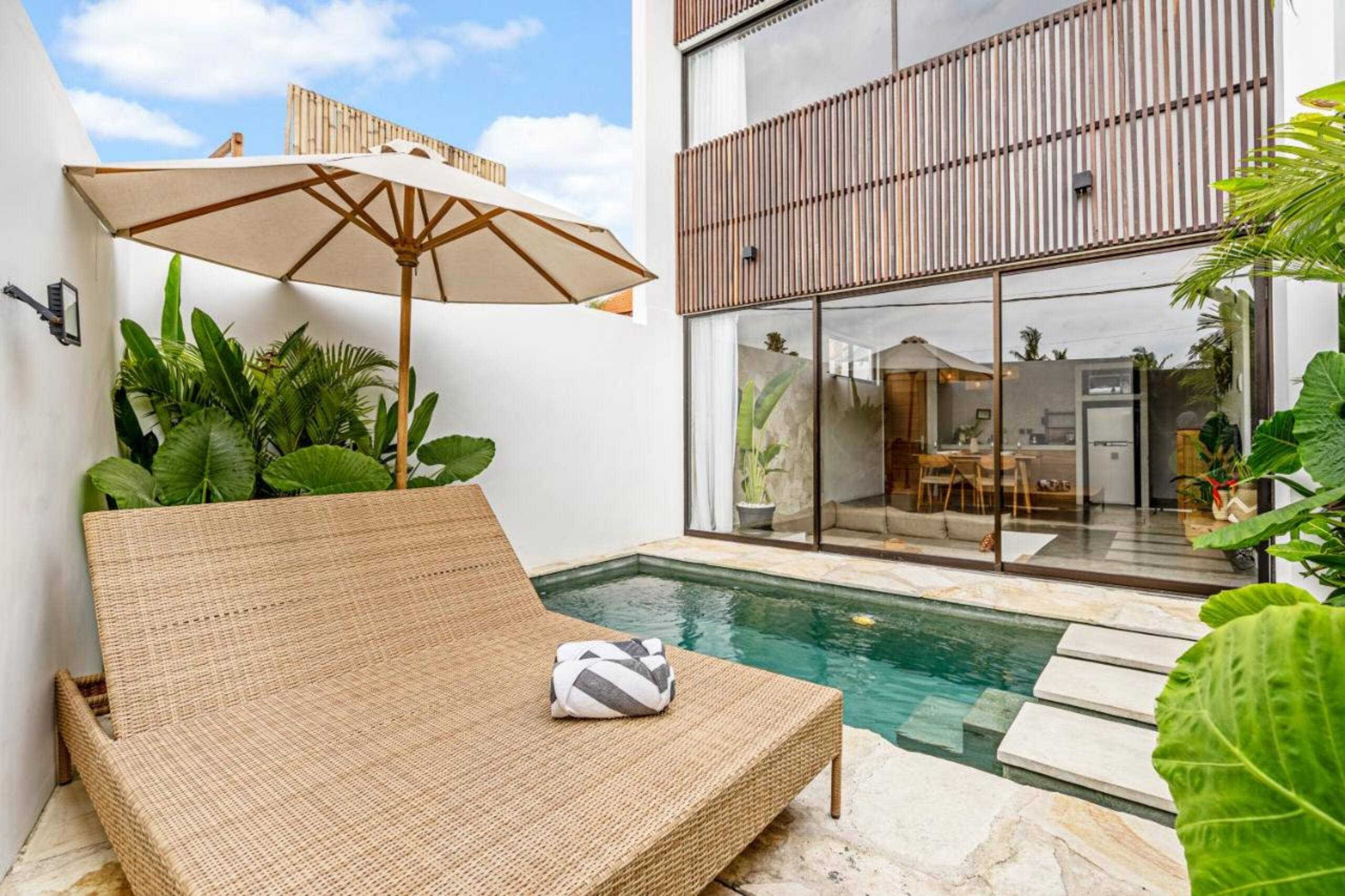 Sunny Canggu Hideaway: 1BR Villa with Pool 7