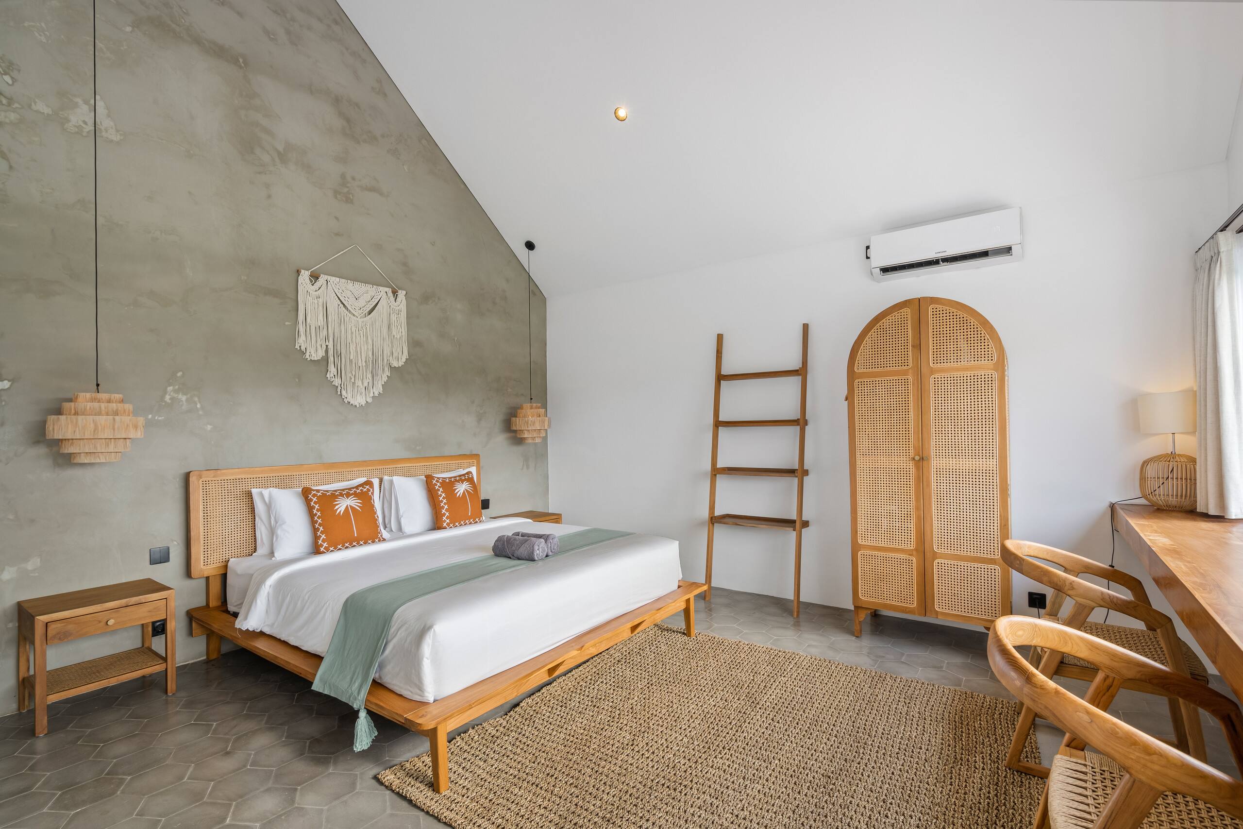 Sunny Canggu Hideaway: 1BR Villa with Pool 13