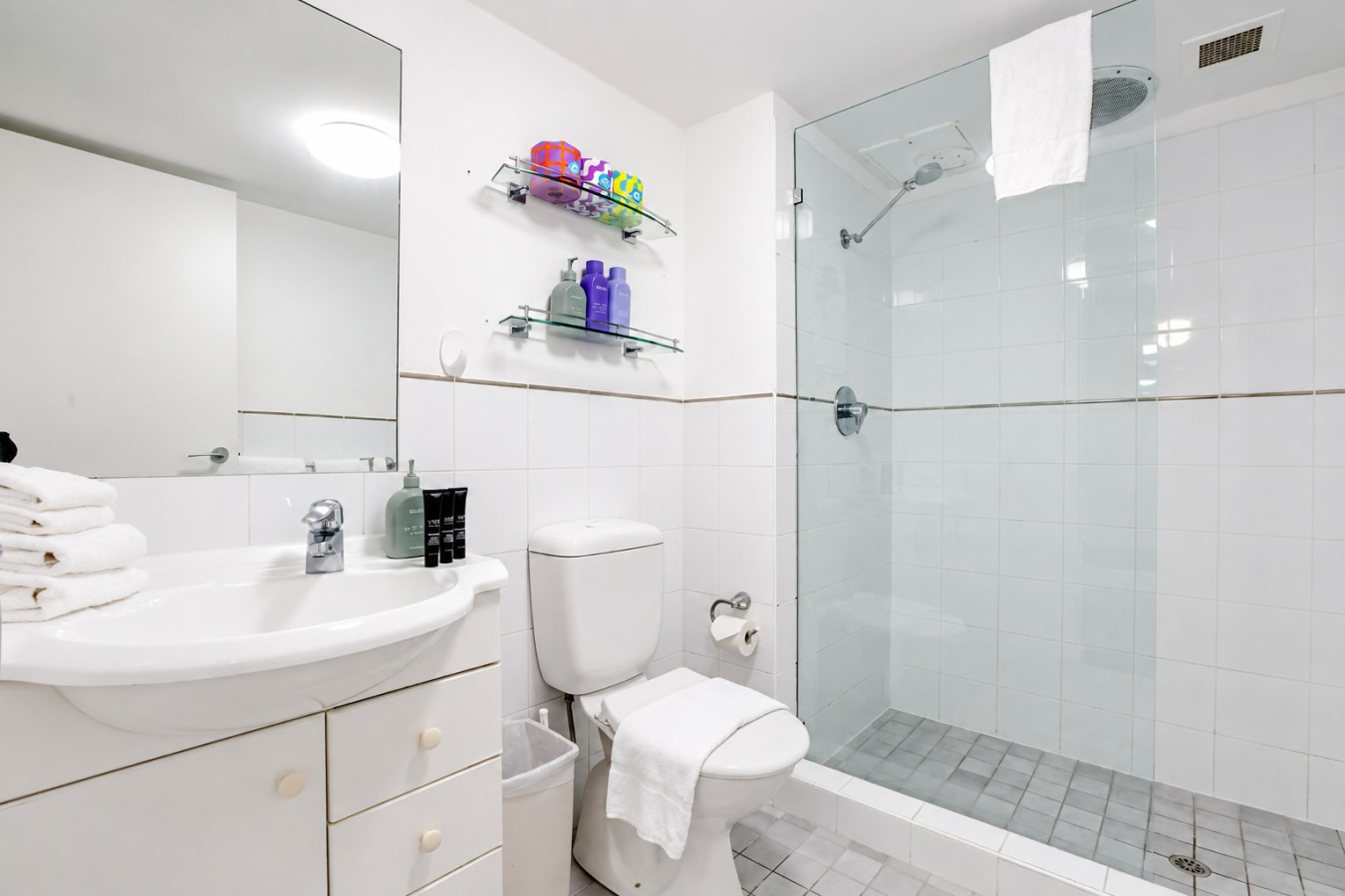 Spacious Studio Apartment in CBD Wi-Fi Included — photo 2