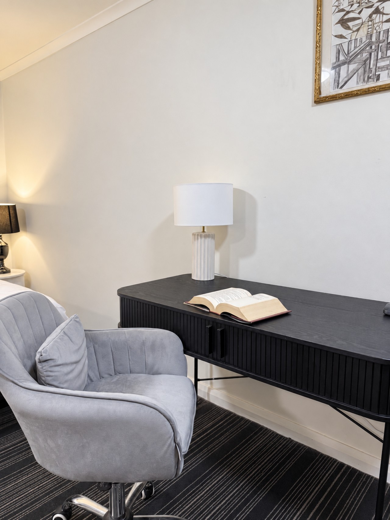 Spacious Studio Apartment in CBD Wi-Fi Included — photo 3