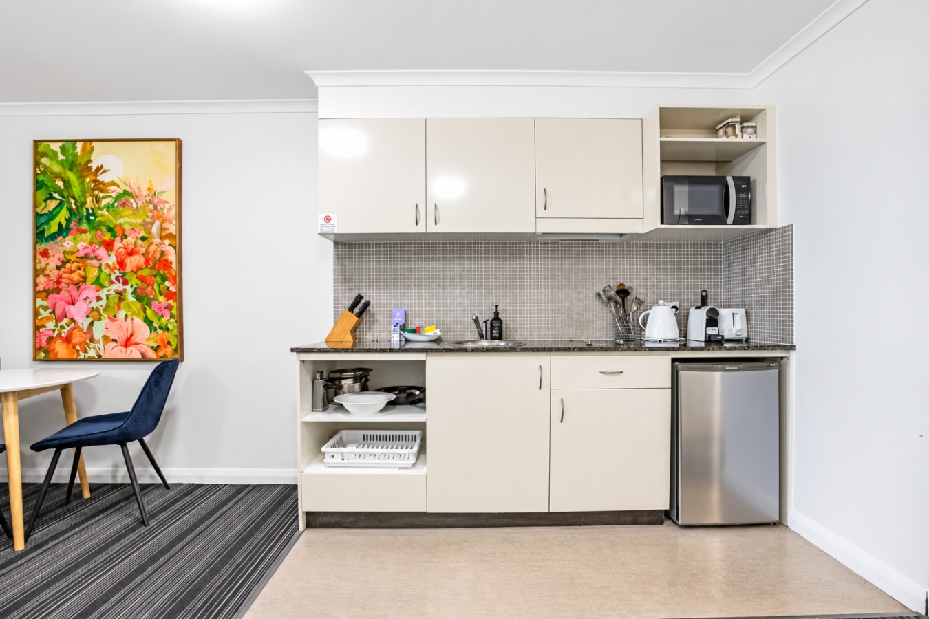 Spacious Studio Apartment in CBD Wi-Fi Included — photo 5