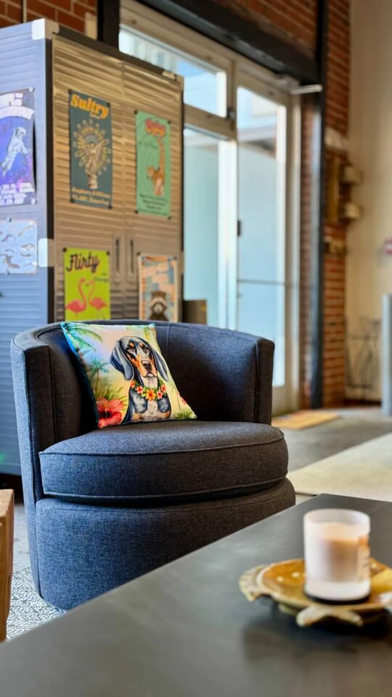 Brick & Chill ~ Street Level in Heart of Old City 9