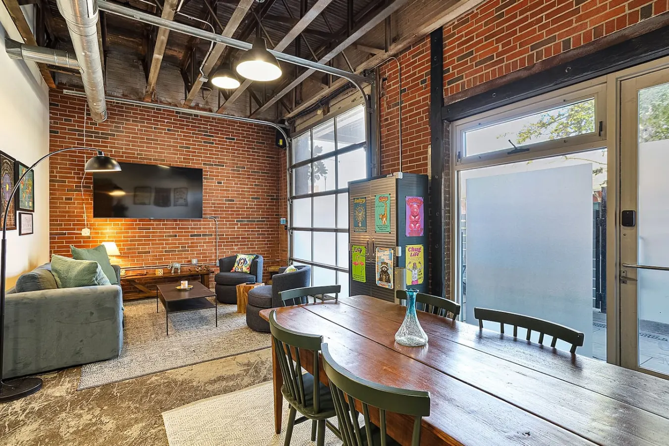 Brick & Chill ~ Street Level in Heart of Old City 13