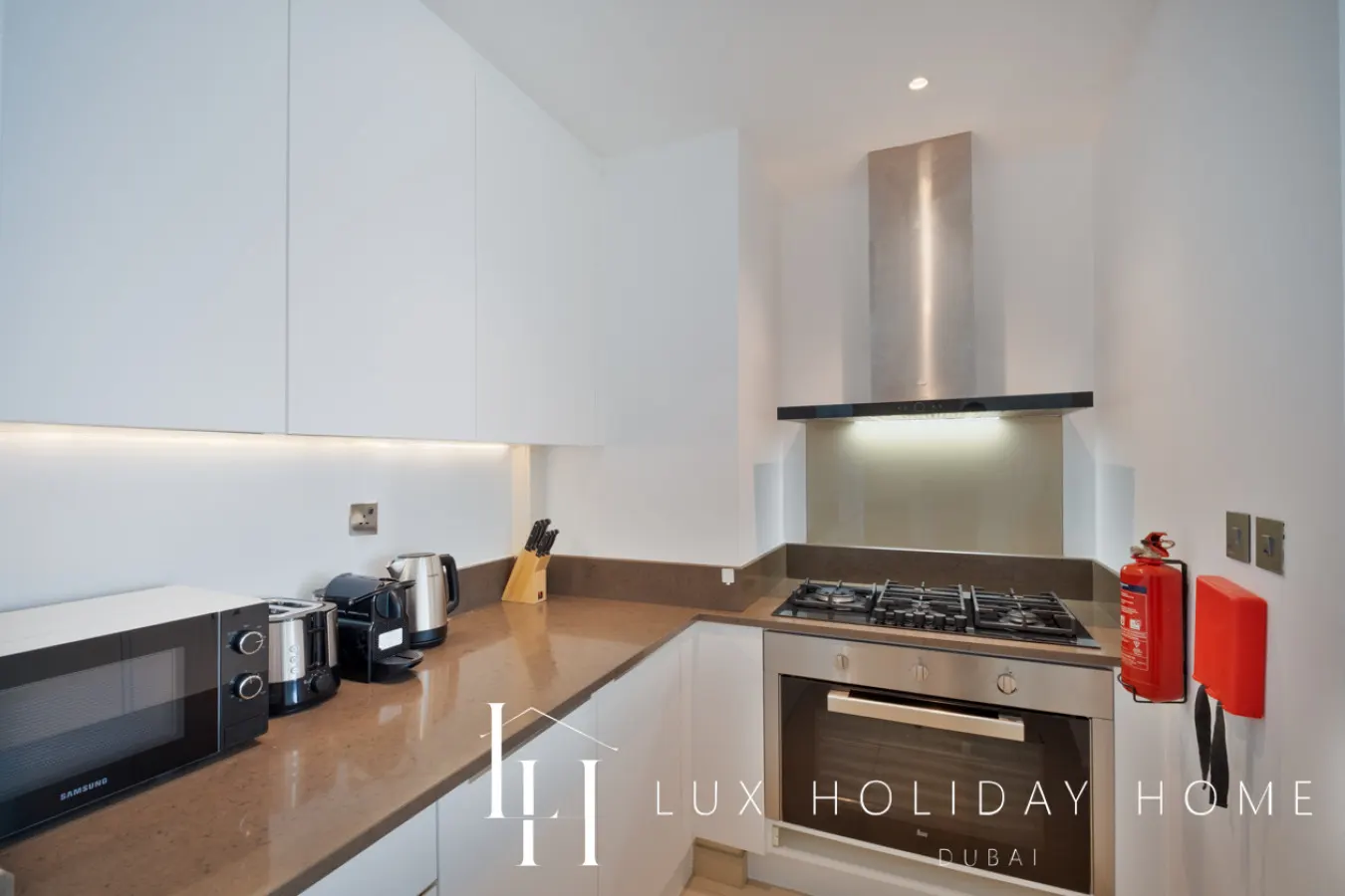 LUX The Marina Gate Sea View Suite 15