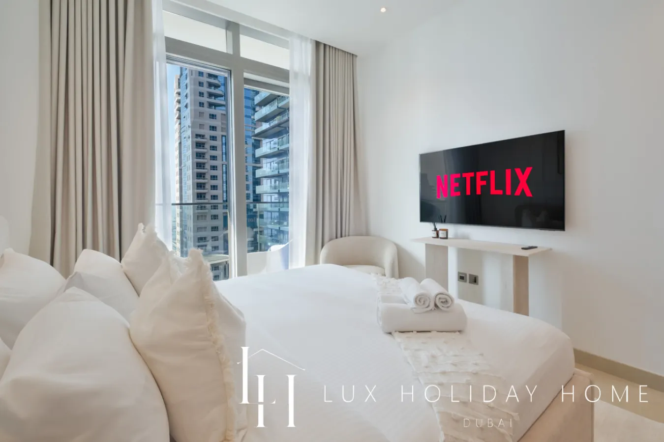 LUX The Marina Gate Sea View Suite 17