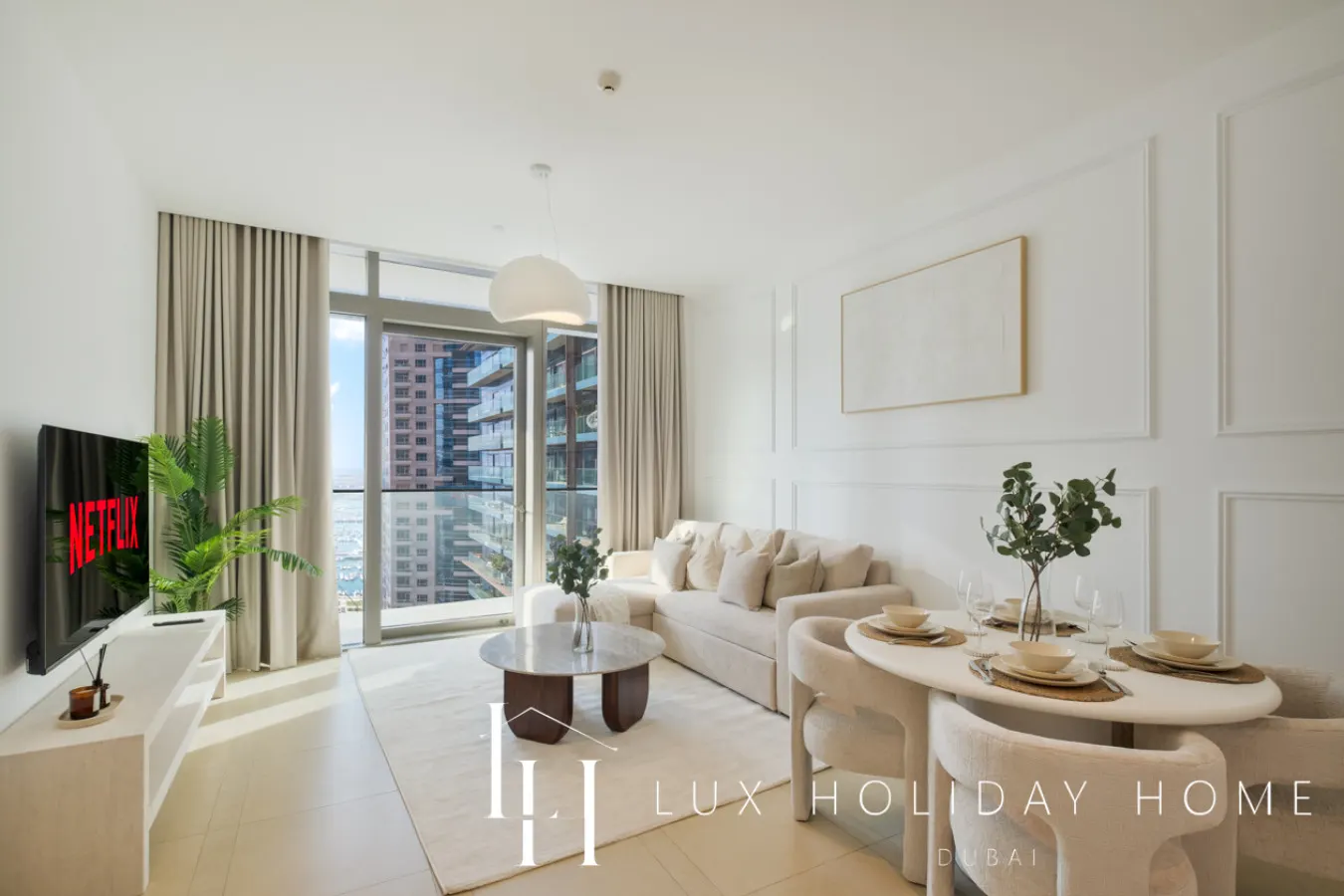 LUX The Marina Gate Sea View Suite 3