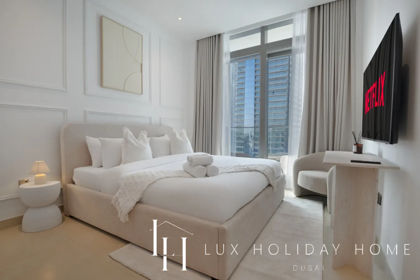 LUX The Marina Gate Sea View Suite 8