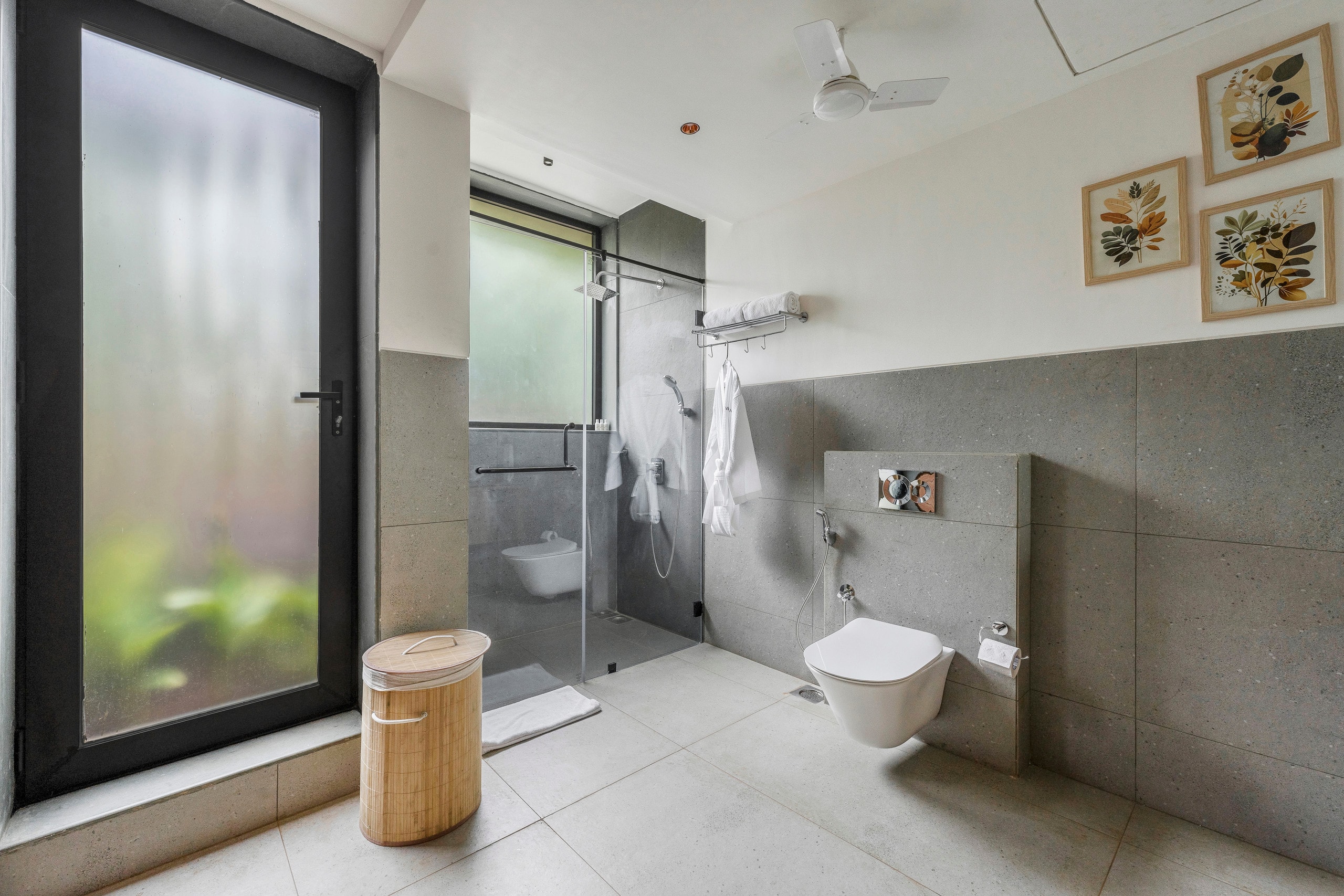 Lindsay Manor | VaNa | Private Pool | 1 KM Beach 34
