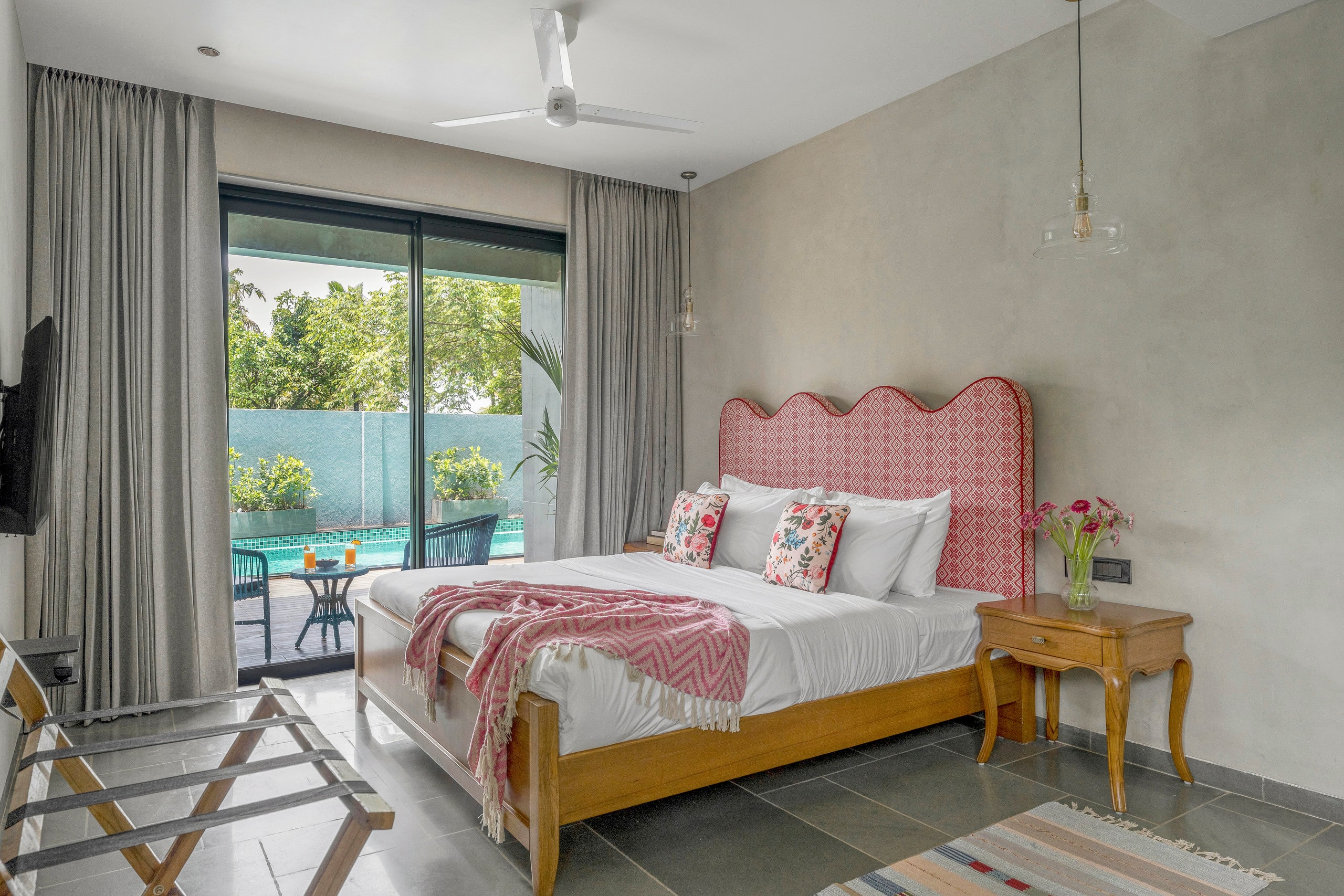 Lindsay Manor | VaNa | Private Pool | 1 KM Beach 7