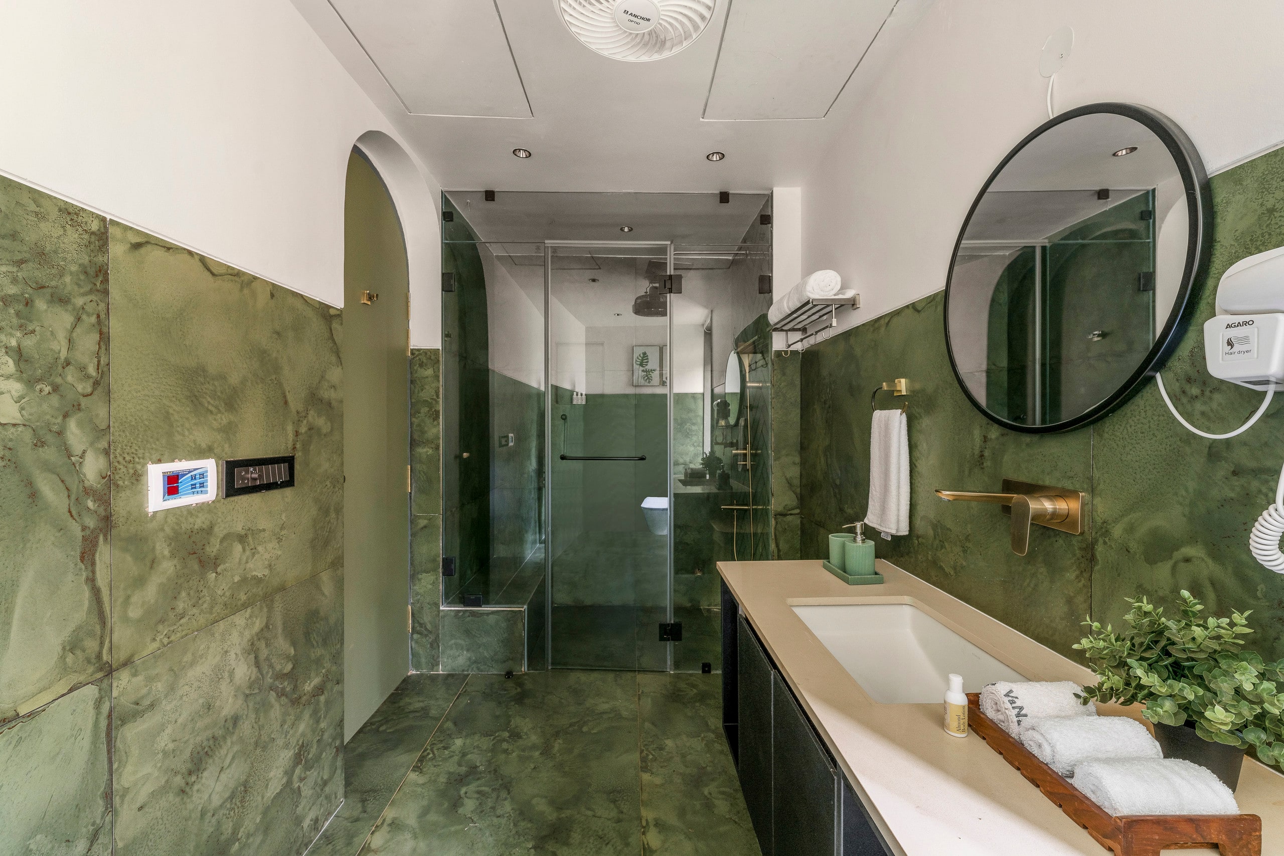 Lindsay Manor | VaNa | Private Pool | 1 KM Beach 31