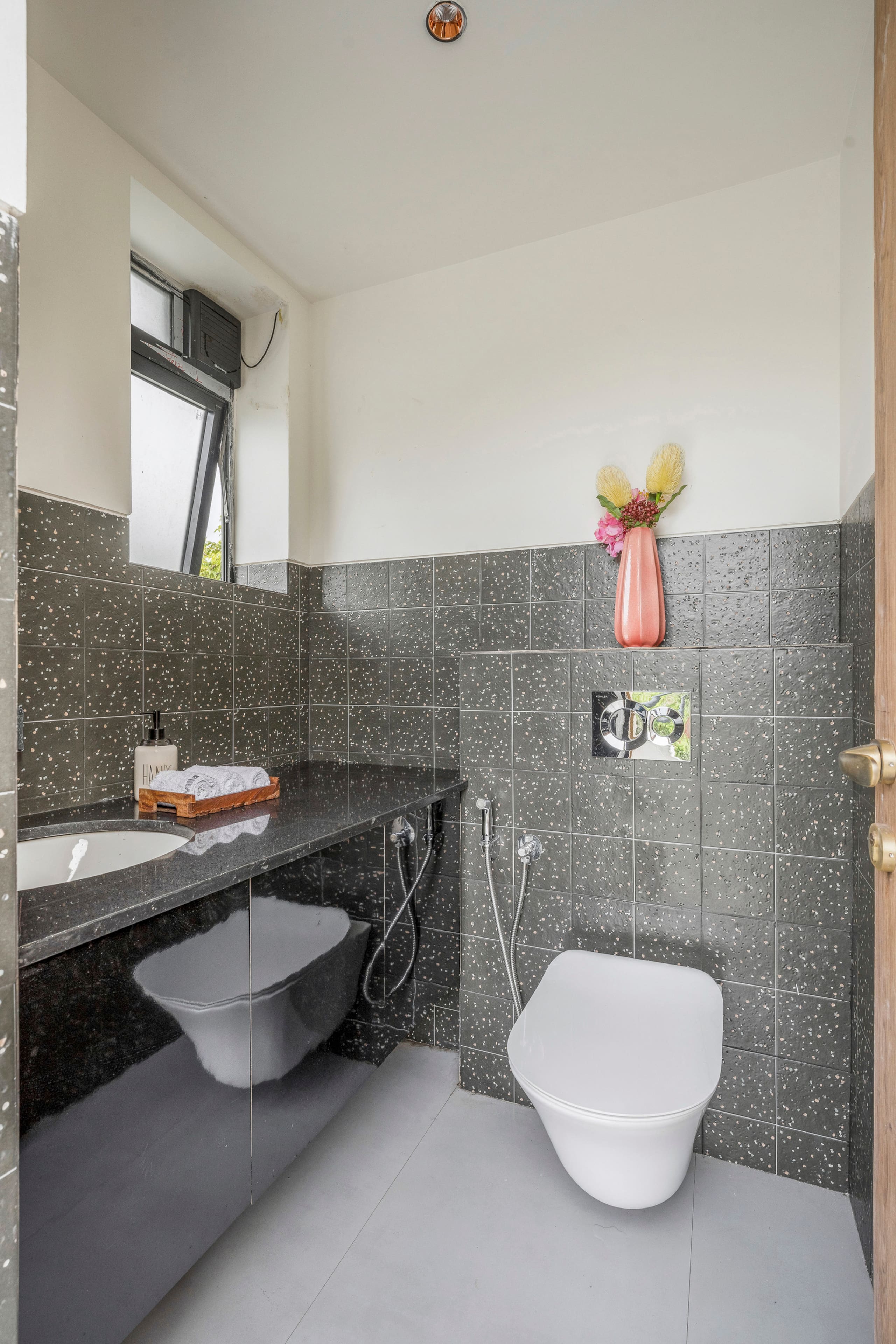 Lindsay Manor | VaNa | Private Pool | 1 KM Beach 36