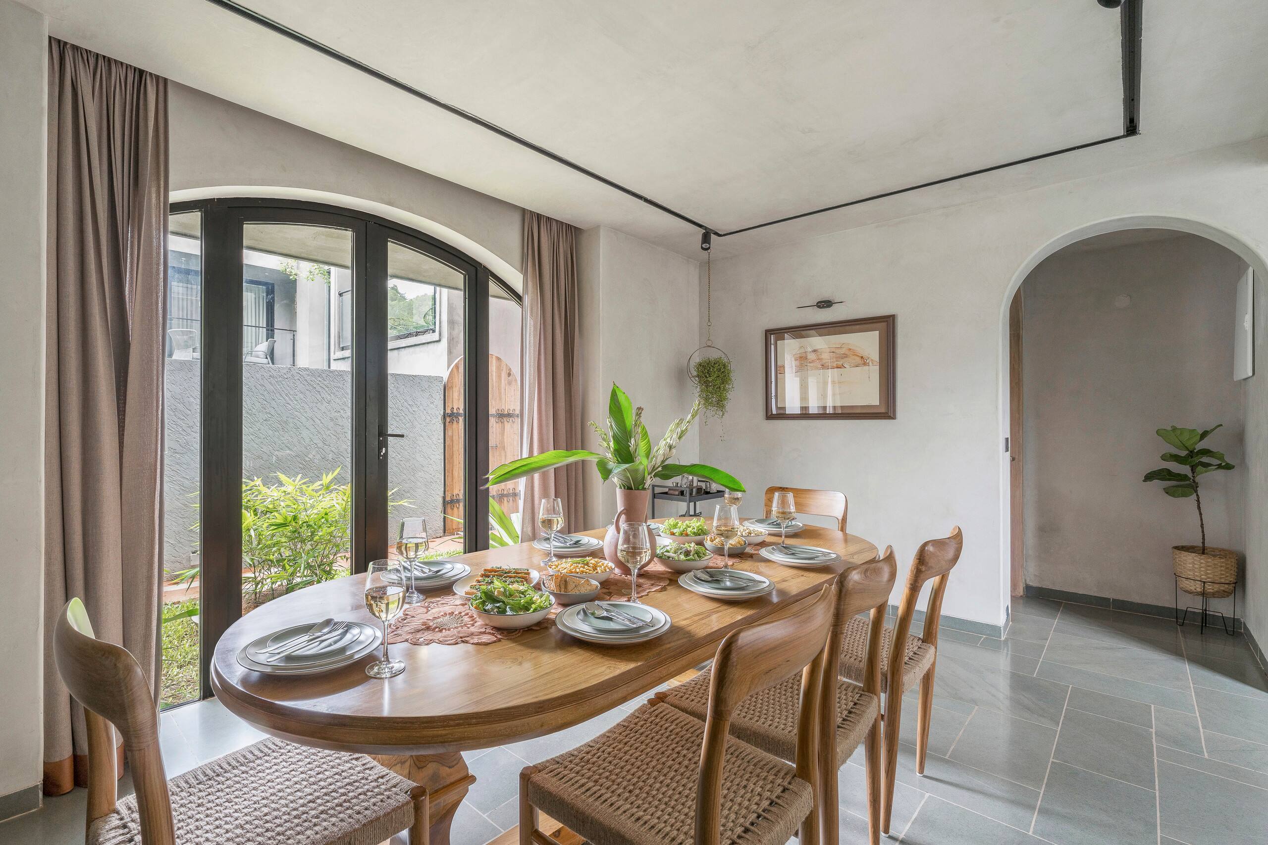 Lindsay Manor | VaNa | Private Pool | 1 KM Beach 17