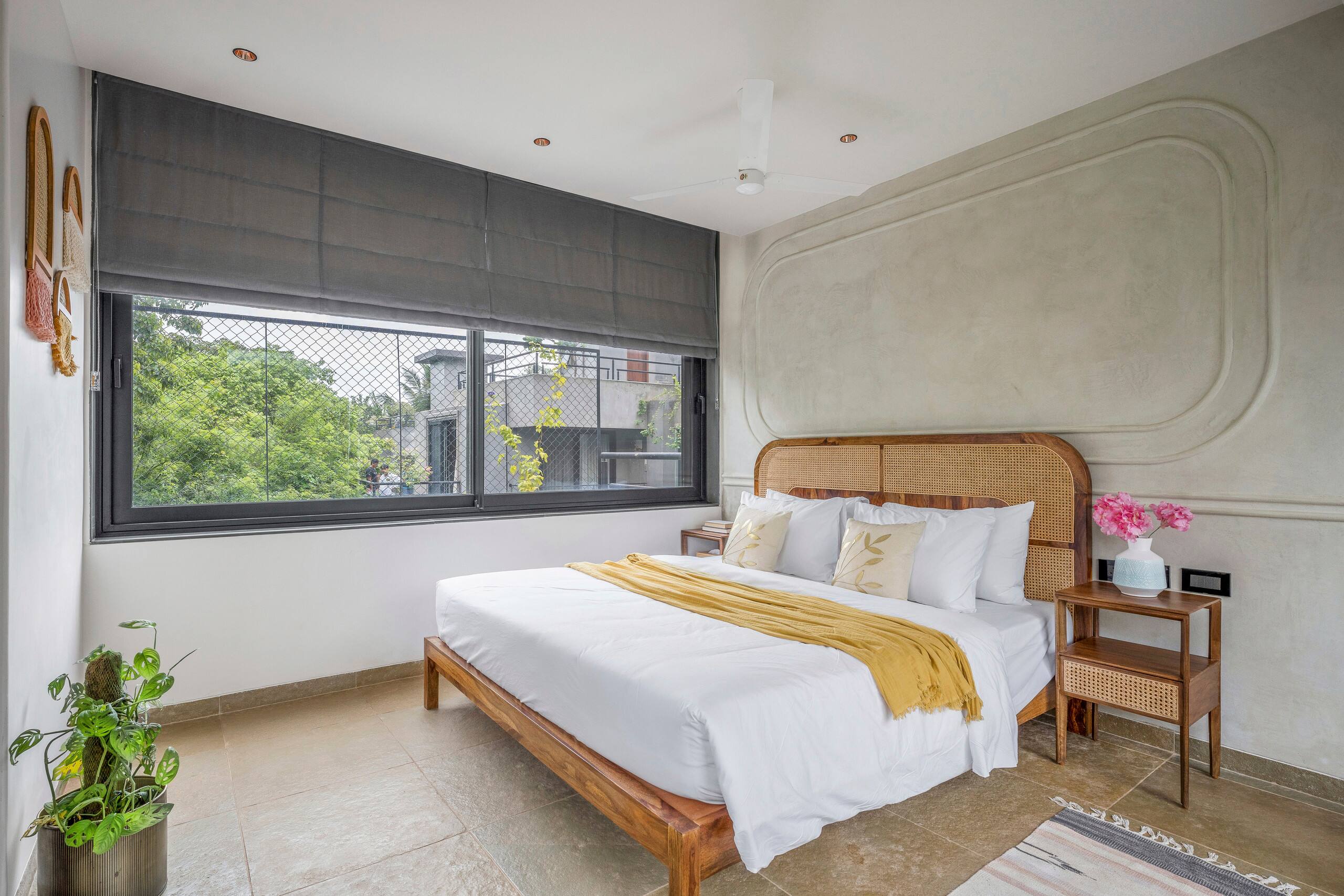 Lindsay Manor | VaNa | Private Pool | 1 KM Beach 24
