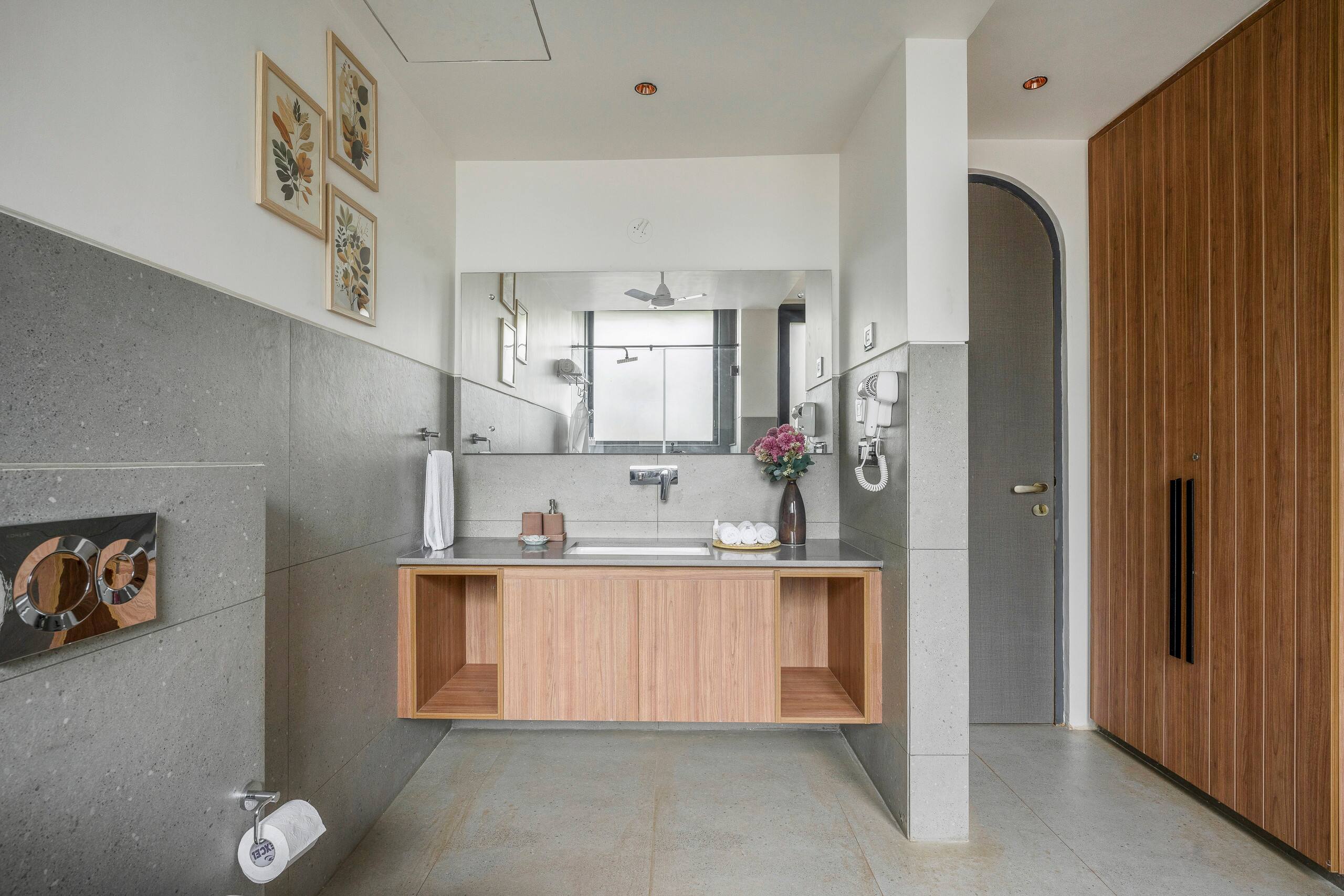 Lindsay Manor | VaNa | Private Pool | 1 KM Beach 35