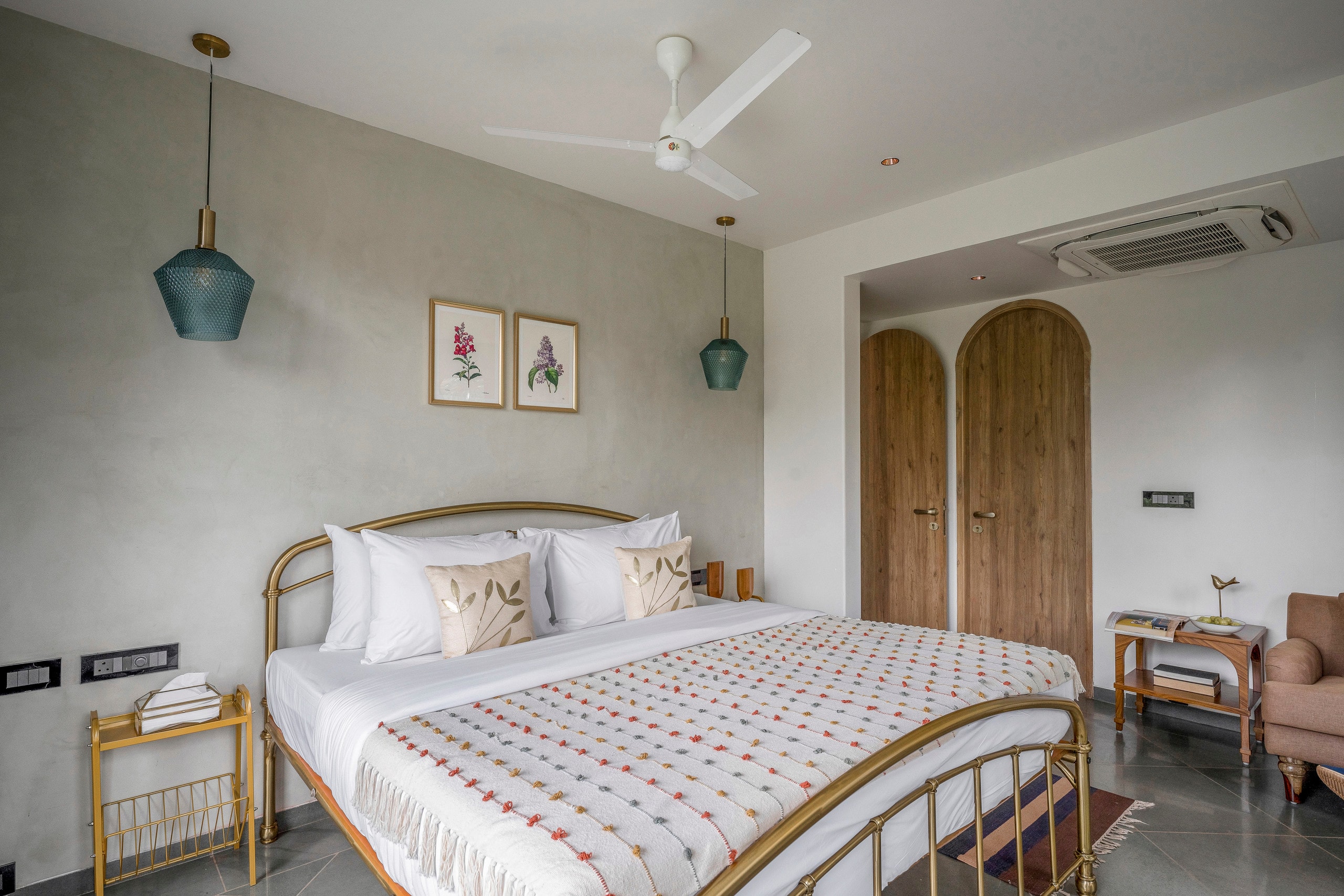 Lindsay Manor | VaNa | Private Pool | 1 KM Beach 25