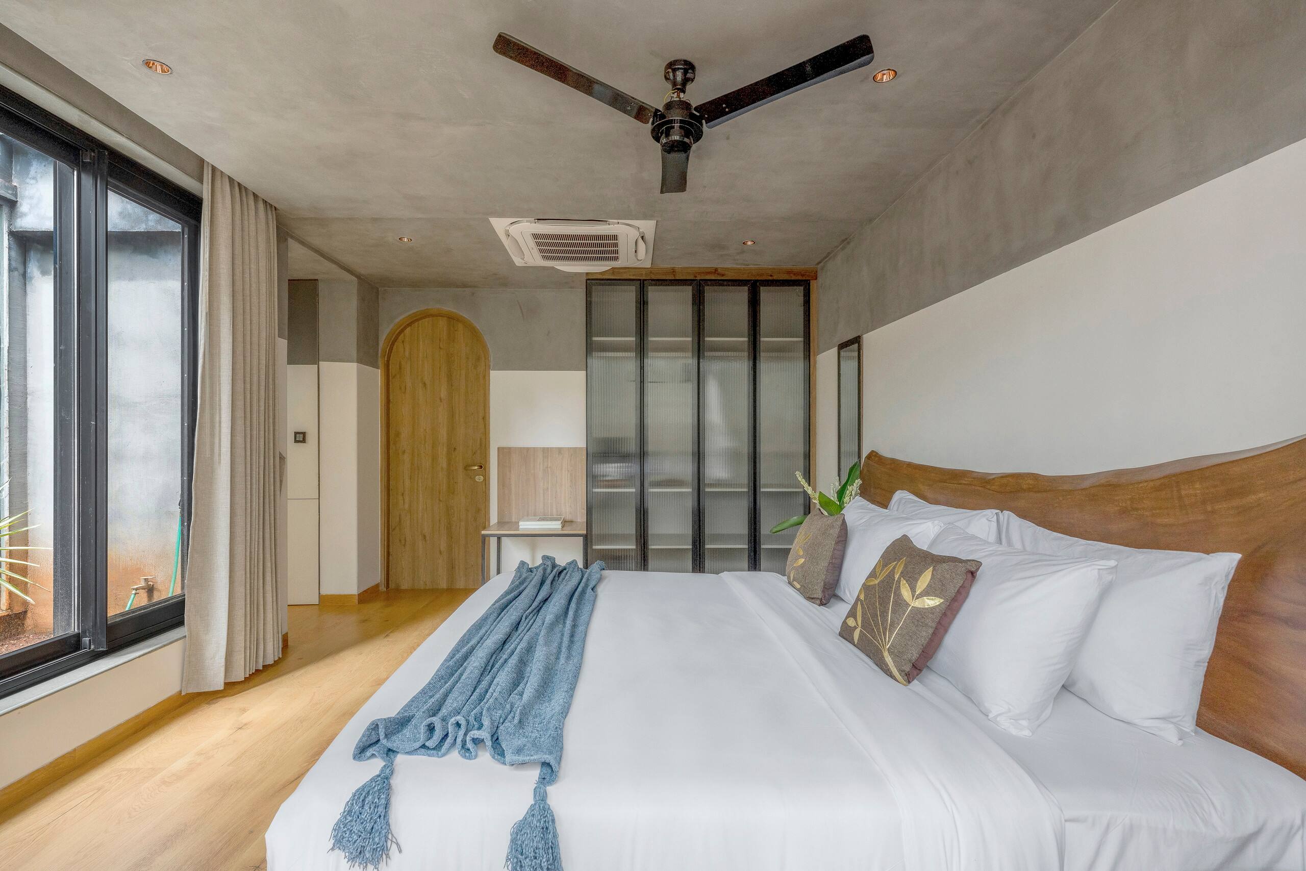 Lindsay Manor | VaNa | Private Pool | 1 KM Beach 20