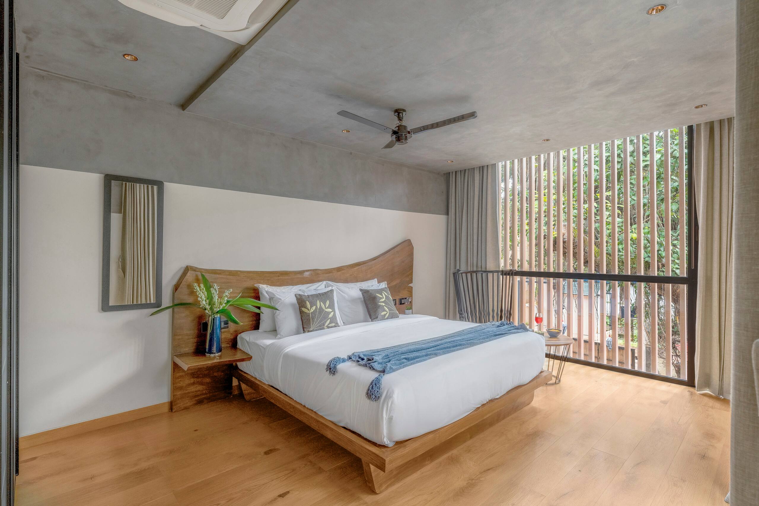 Lindsay Manor | VaNa | Private Pool | 1 KM Beach 21