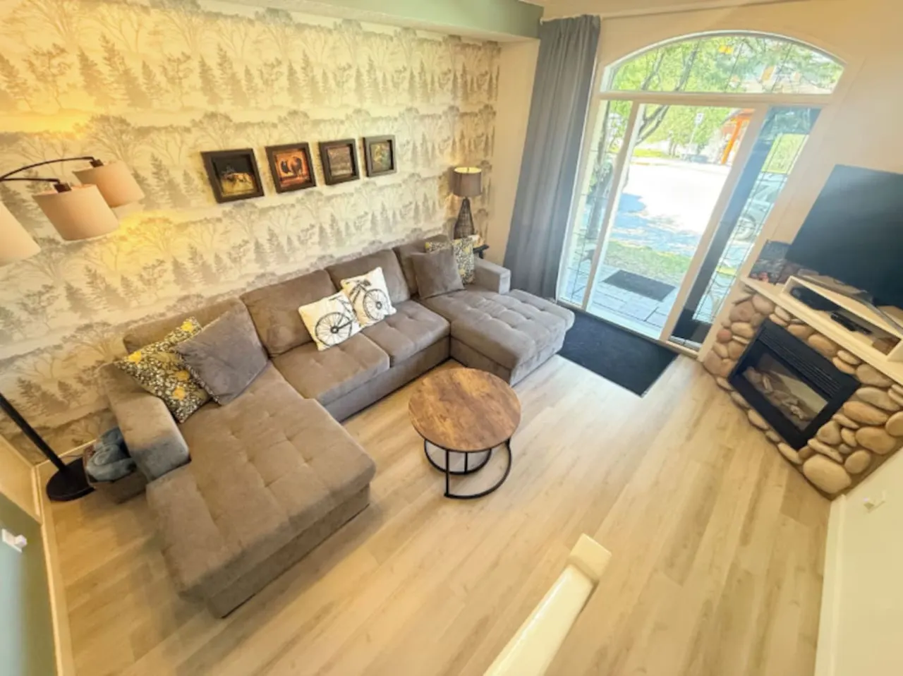 Premium 2-Bedroom Townhouse+ Mountain Views 10