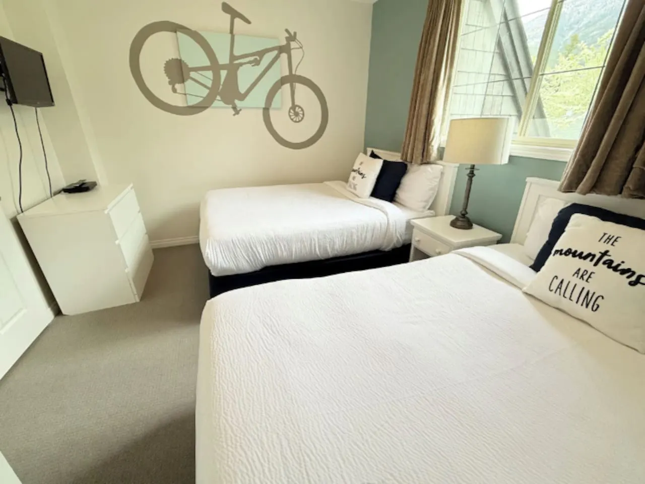 Premium 2-Bedroom Townhouse+ Mountain Views 14